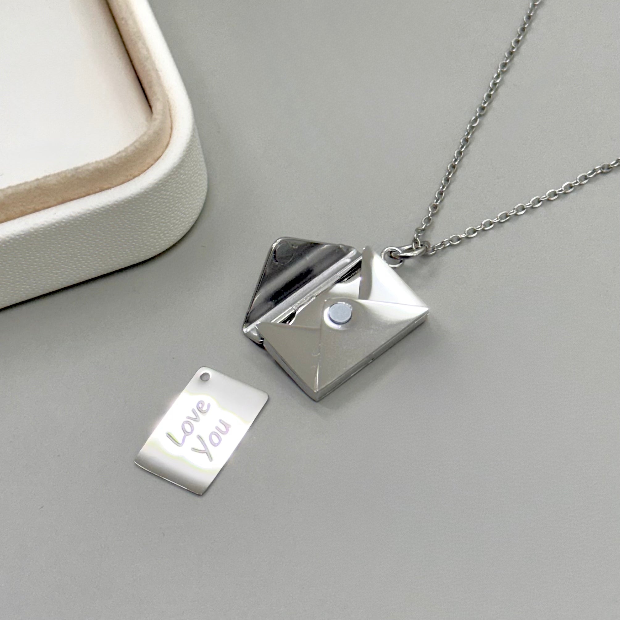 COLLAR | SOBRE CON CARTA "LOVE YOU"