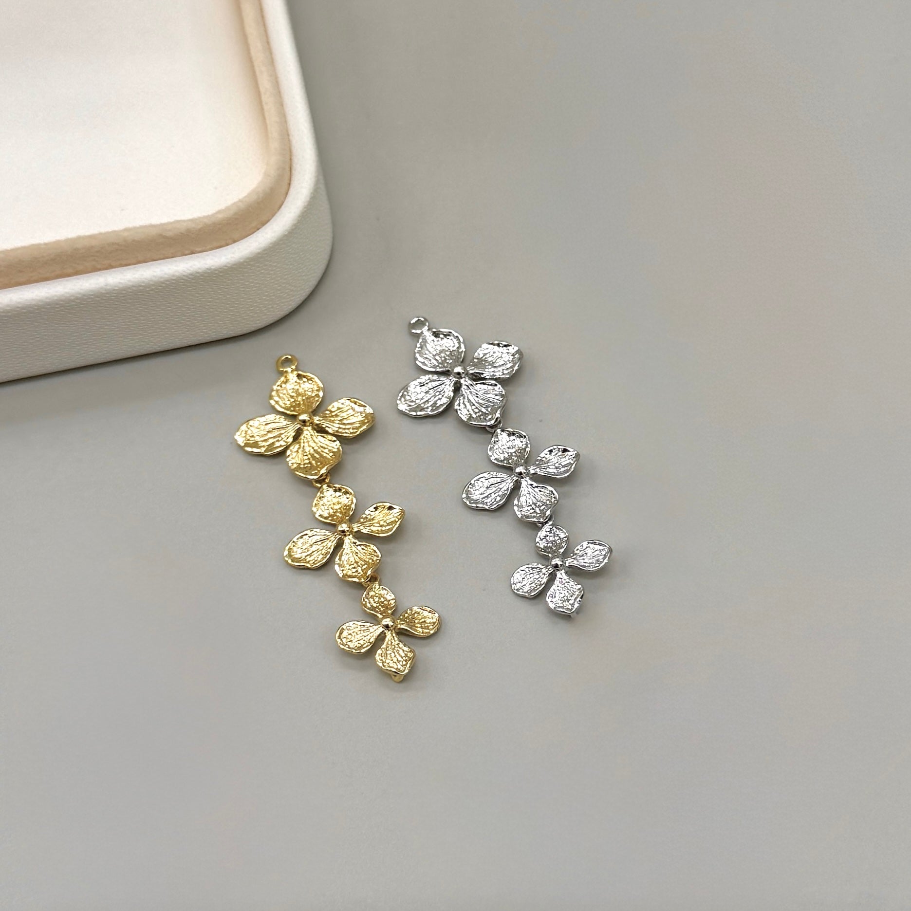 COLGANTE | FLOR 4 PETALOS | 1 UND