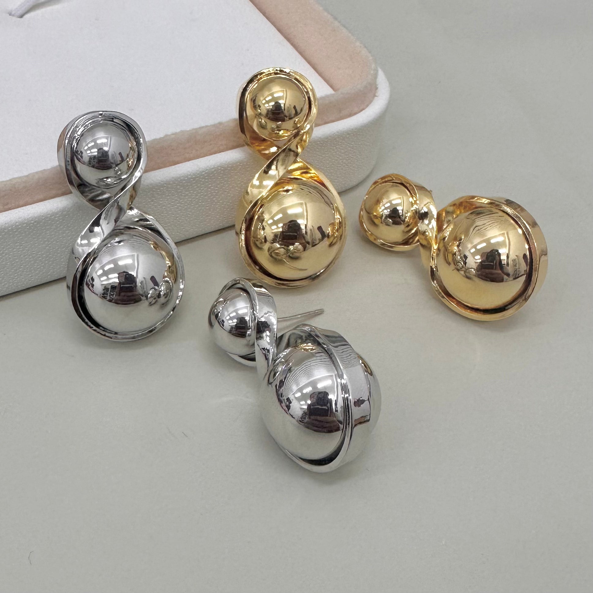 AROS BAÑO DE ORO | 2 ESFERAS EN INFINITO | 32MM