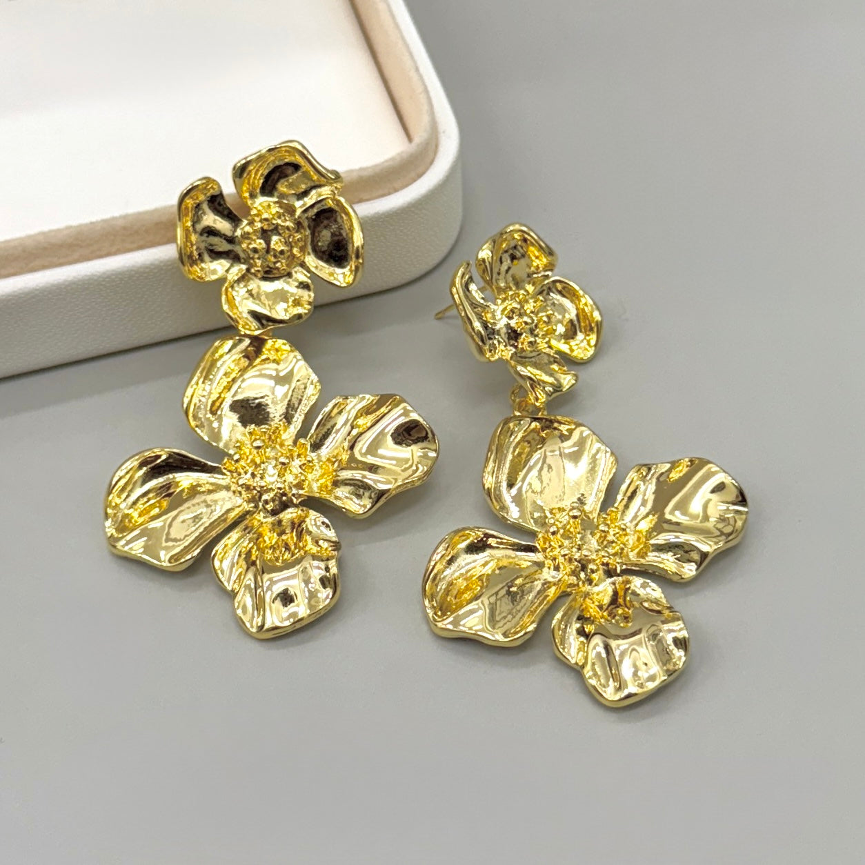 AROS | FLOR DOBLE CUATRO PETÁLOS CON PISTILO