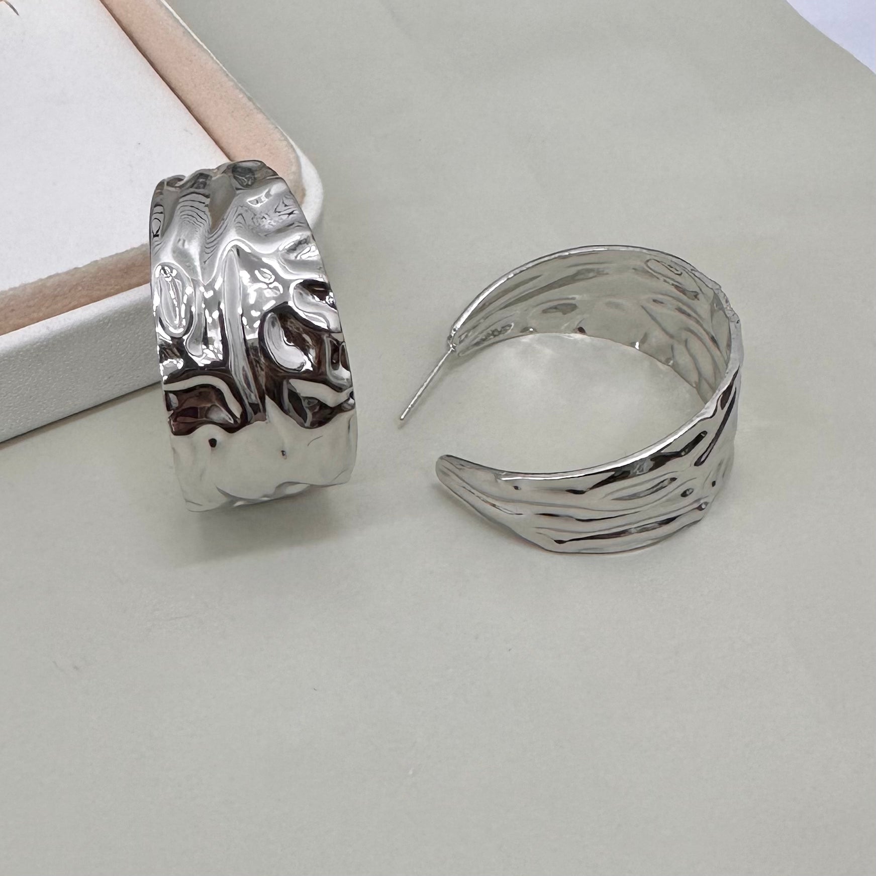 AROS BAÑO DE ORO | MEDIA LUNA RUGOSA GRANDE | 37MM X 20MM