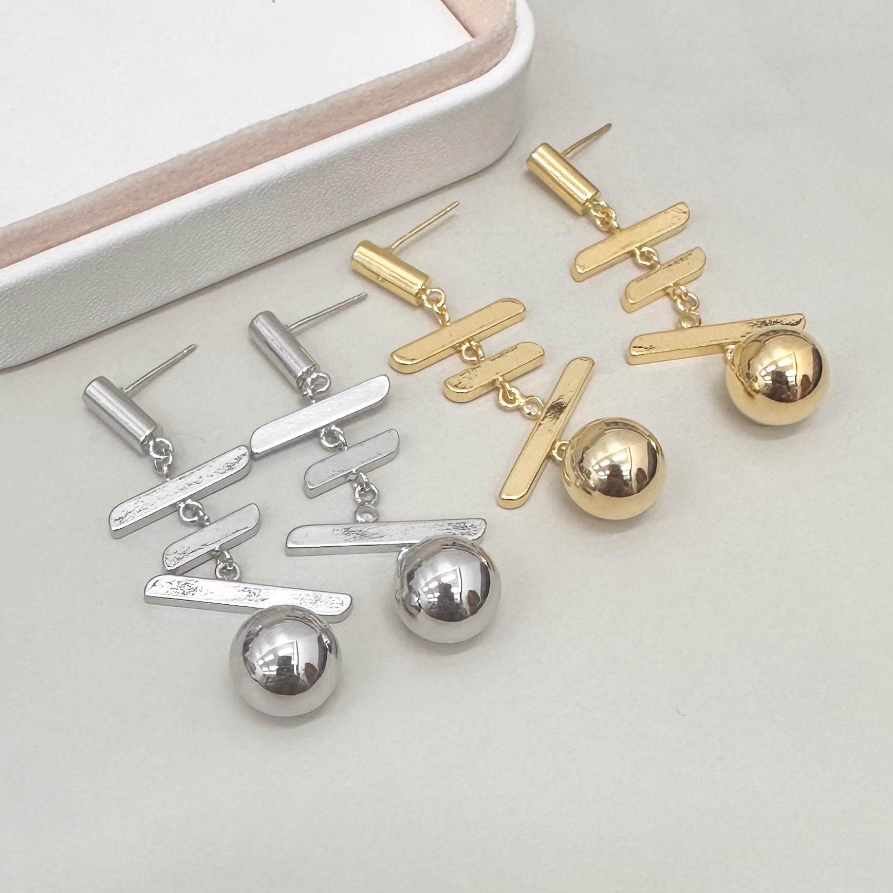 AROS BAÑO DE ORO | ESFERA COLGANTE CON TUBOS | 50MM