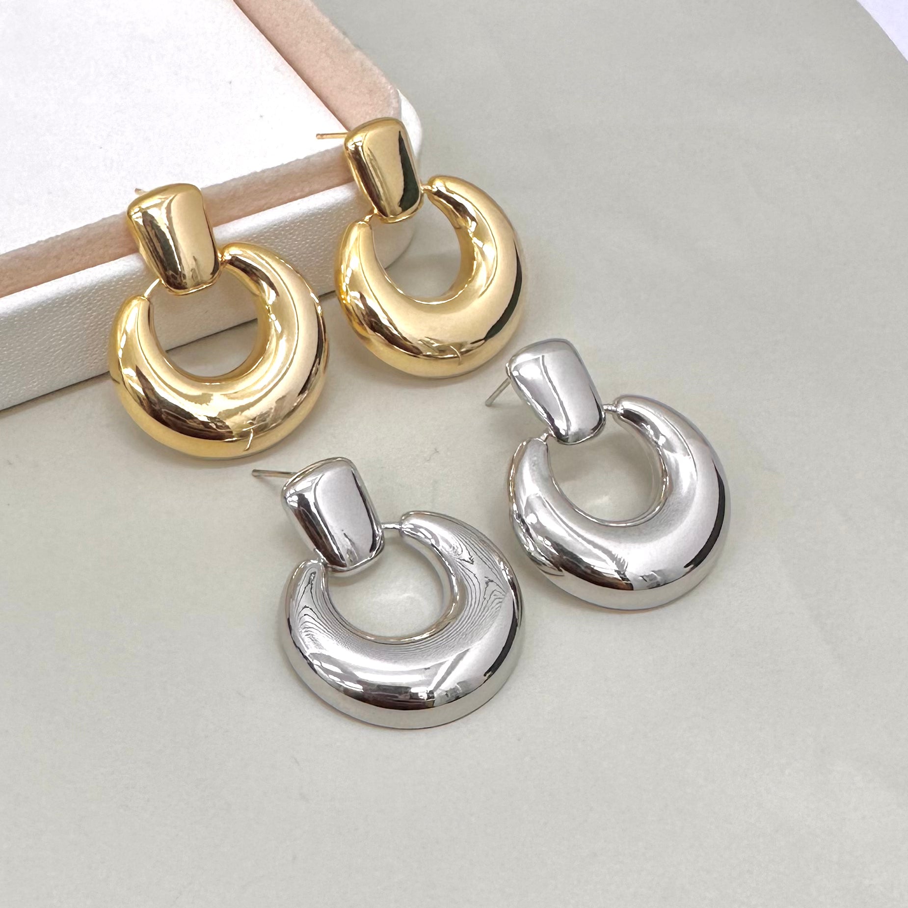 AROS BAÑO DE ORO | COLGANTE BAG REDONDO | 32MM X 25MM