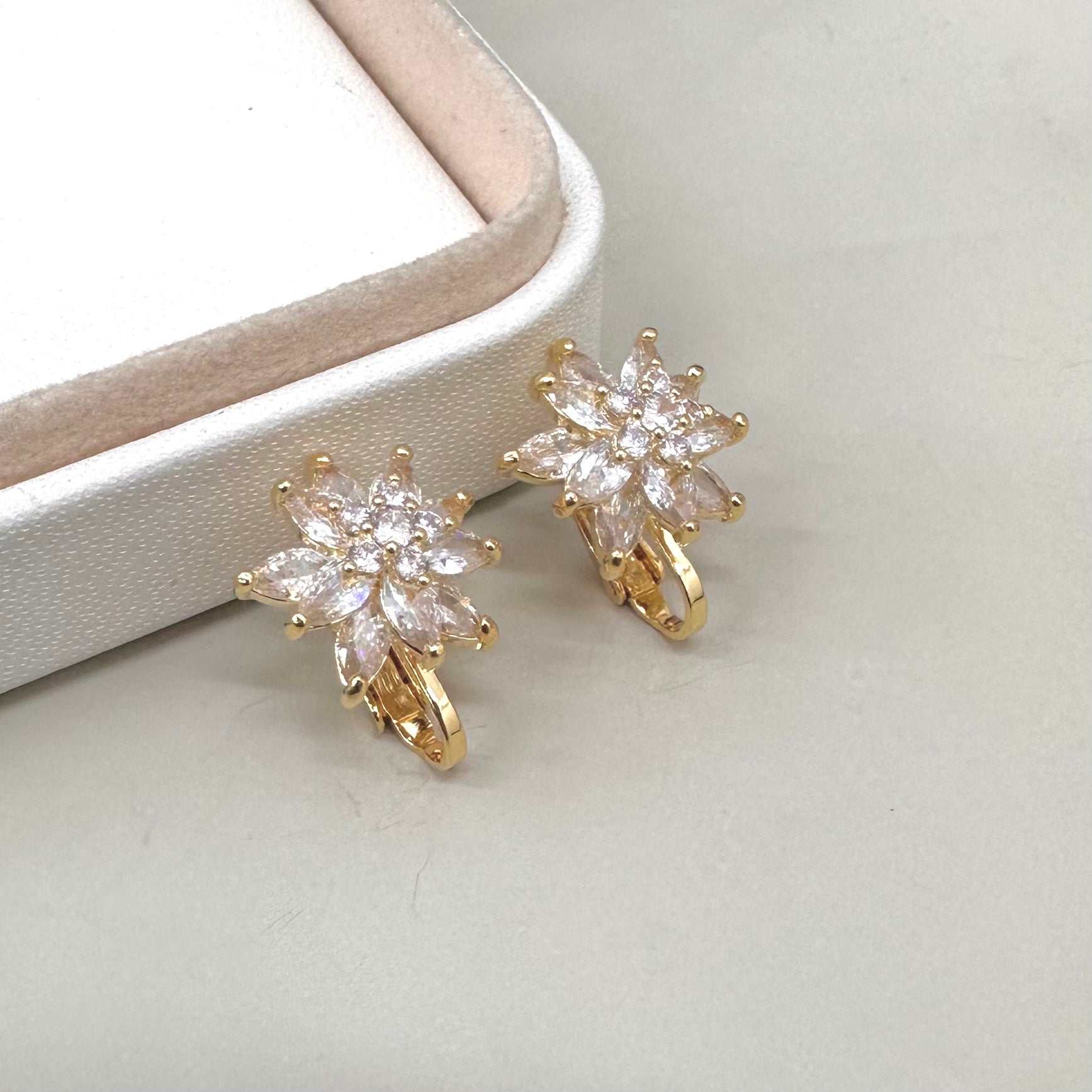 AROS CLIP | FLOR | CIRCONITA BLANCA
