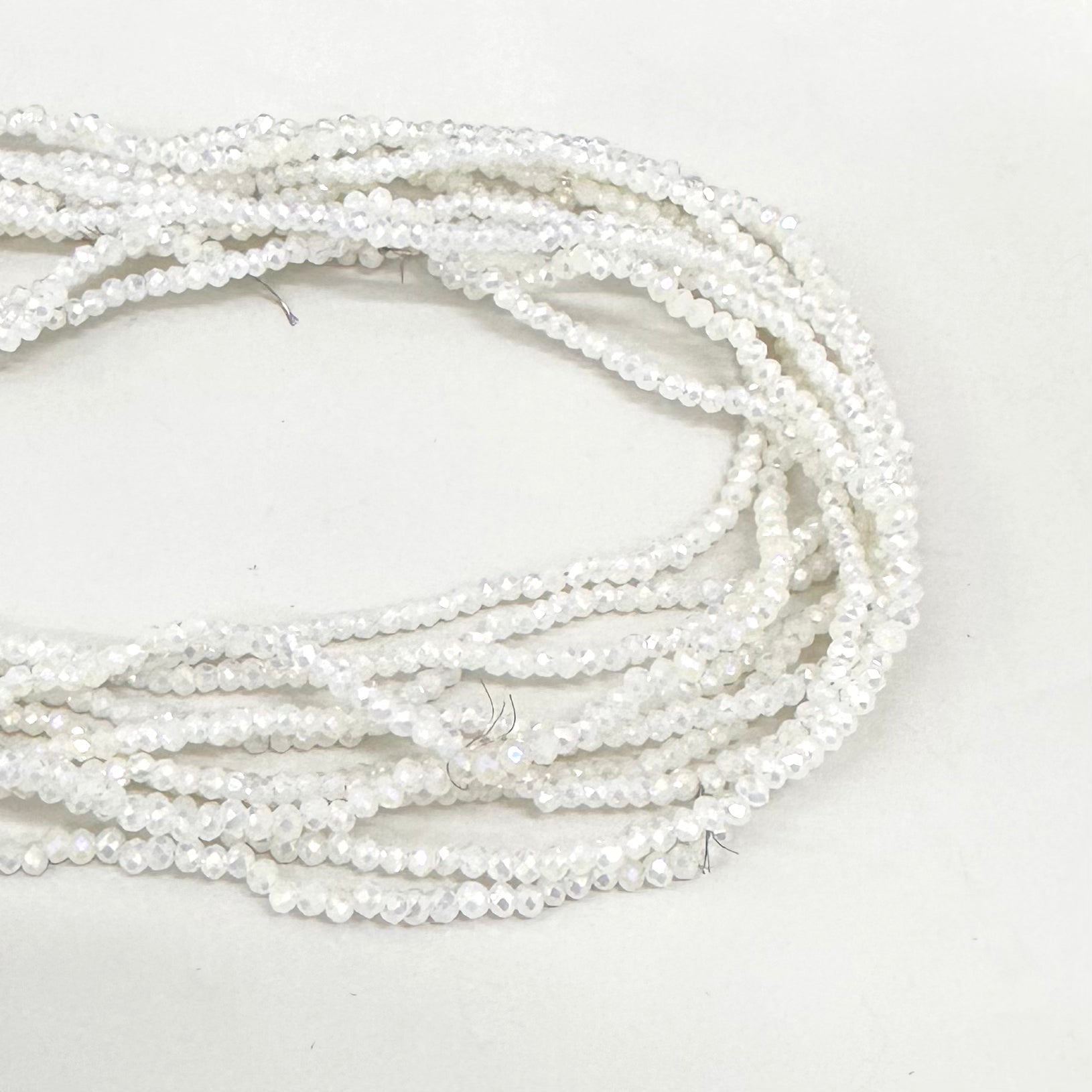CRISTAL CHATO | 2.5MM | BLANCO CREMOSO OPALESCENTE