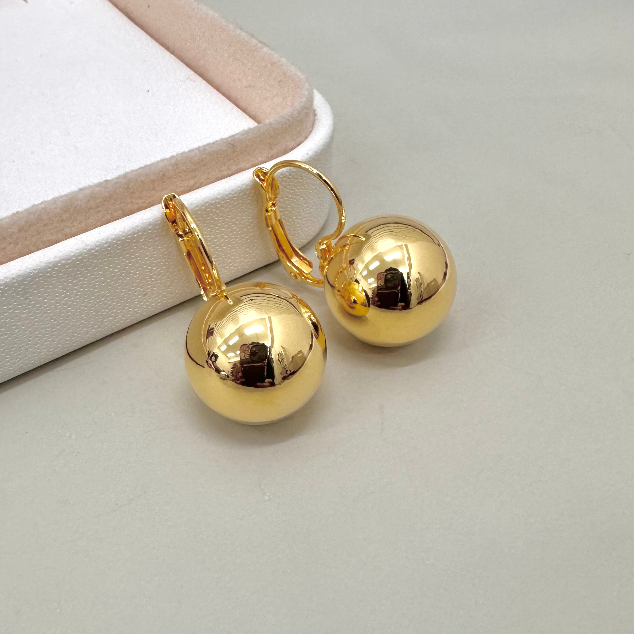 AROS BAÑO DE ORO | ESFERA COLGANTE | 25 MM X 15MM