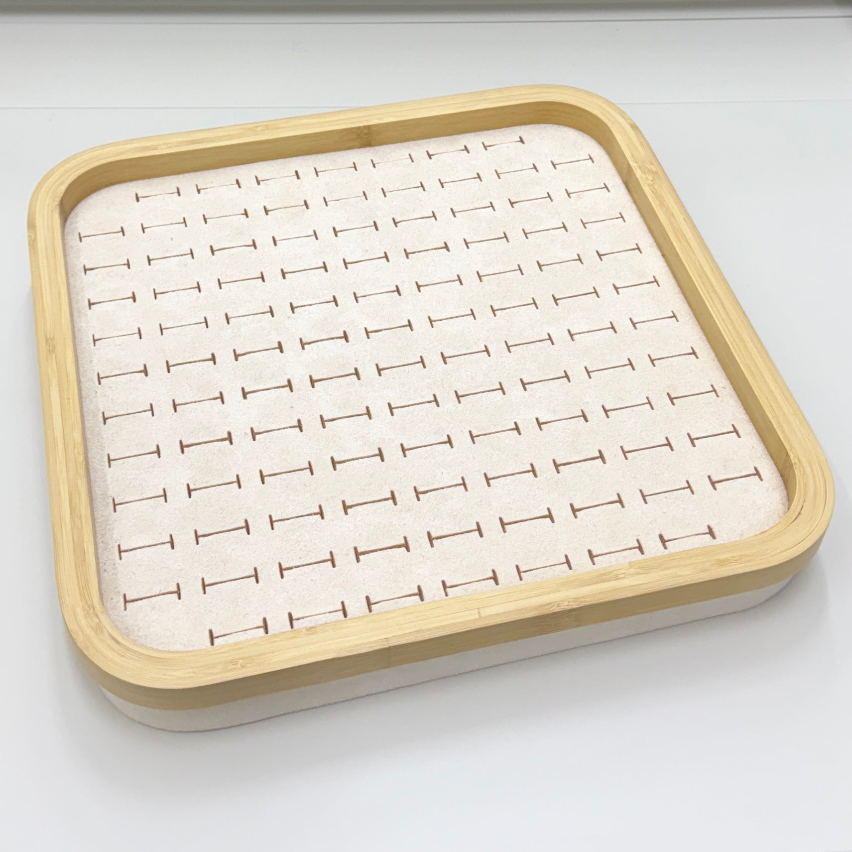 EXHIBIDOR DE ANILLOS