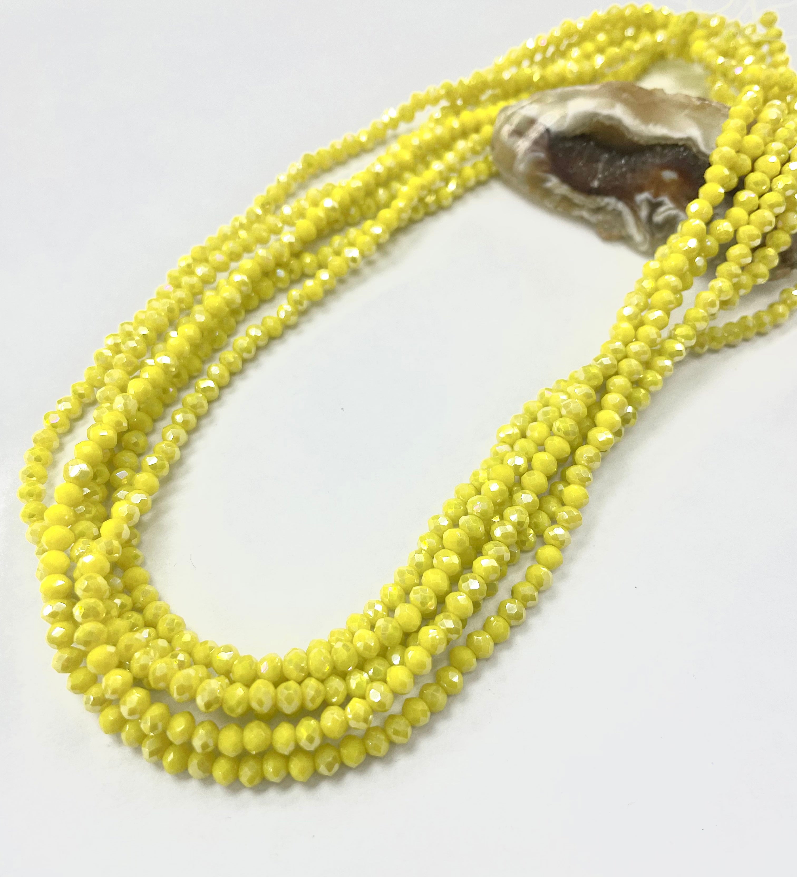 CRISTAL CHATO | 3.7MM | MATTE AMARILLO