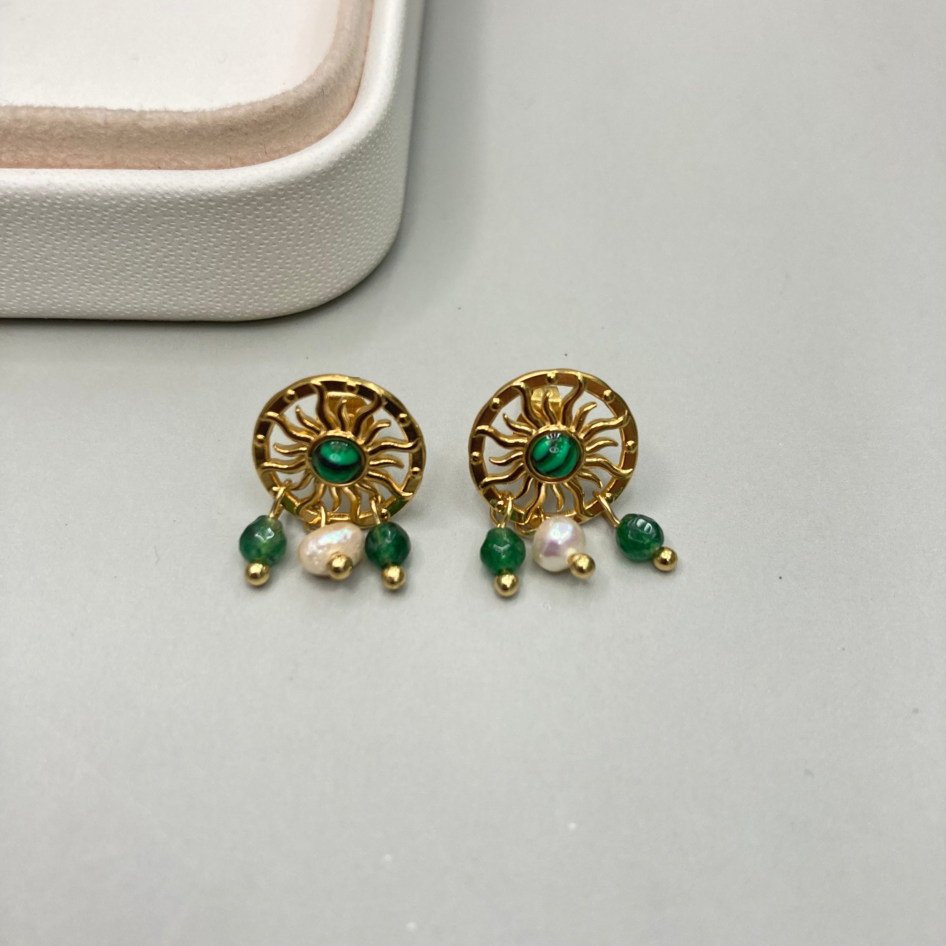 AROS | SOL CON PERLAS Y PIEDRAS COLGANTES