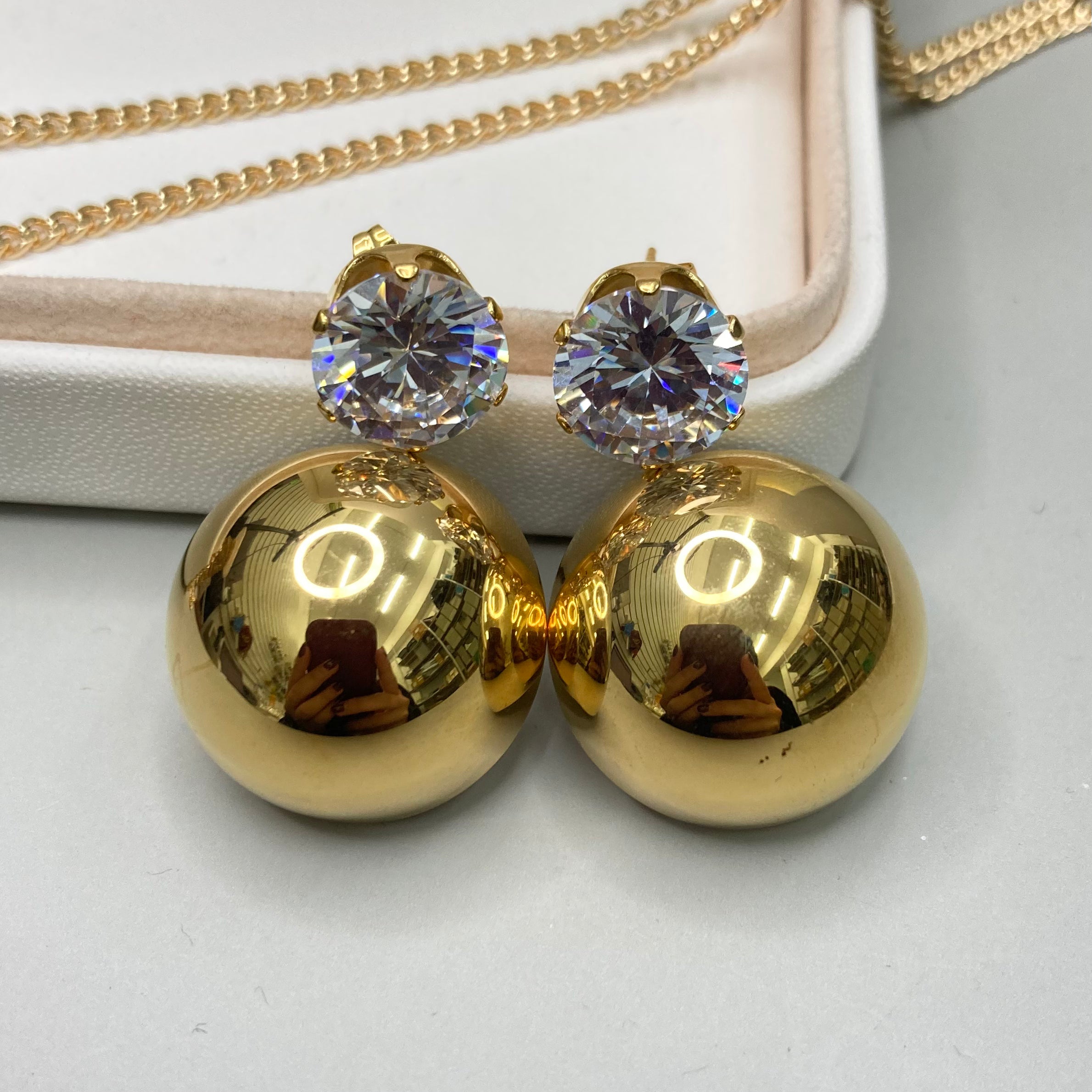 AROS | CORONA CON CRISTAL Y COLGANTE DE SEMIESFERA