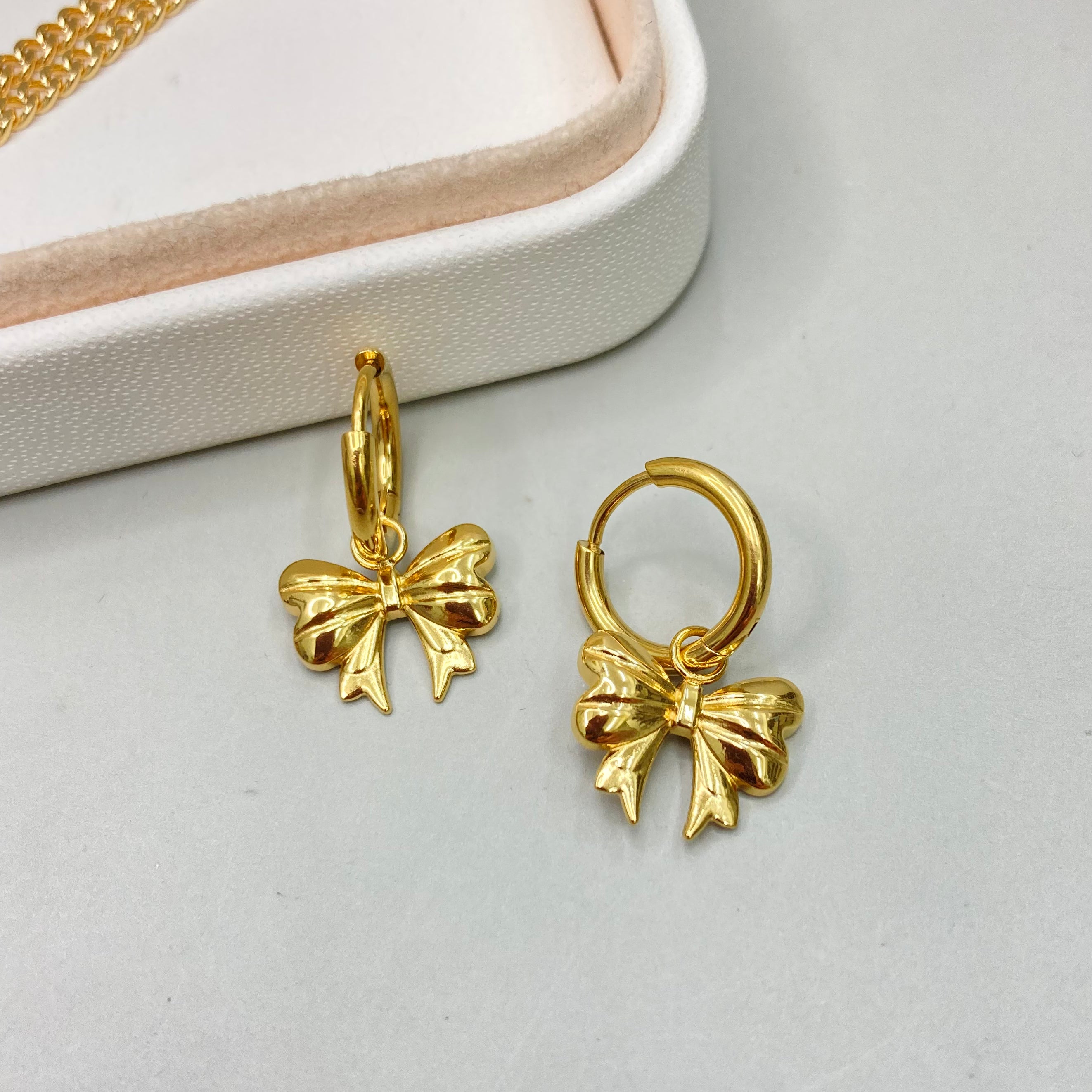 AROS | ARGOLLA CON COLGANTE DE LAZO