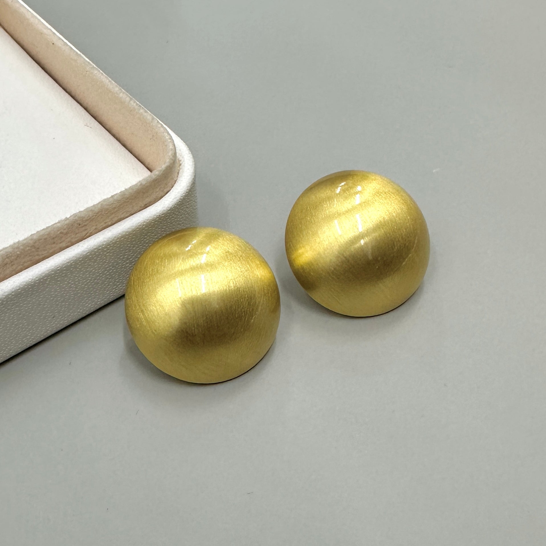 AROS BAÑO DE ORO | MEDIA ESFERA PERLADA| 25MM