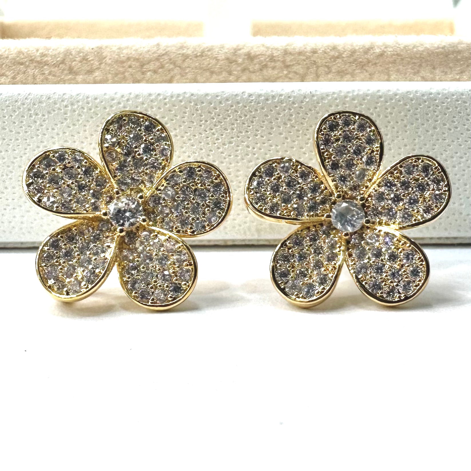 BASE DE ARO | FLOR | BAÑO ORO 18K Y CIRCON | 16.3MM