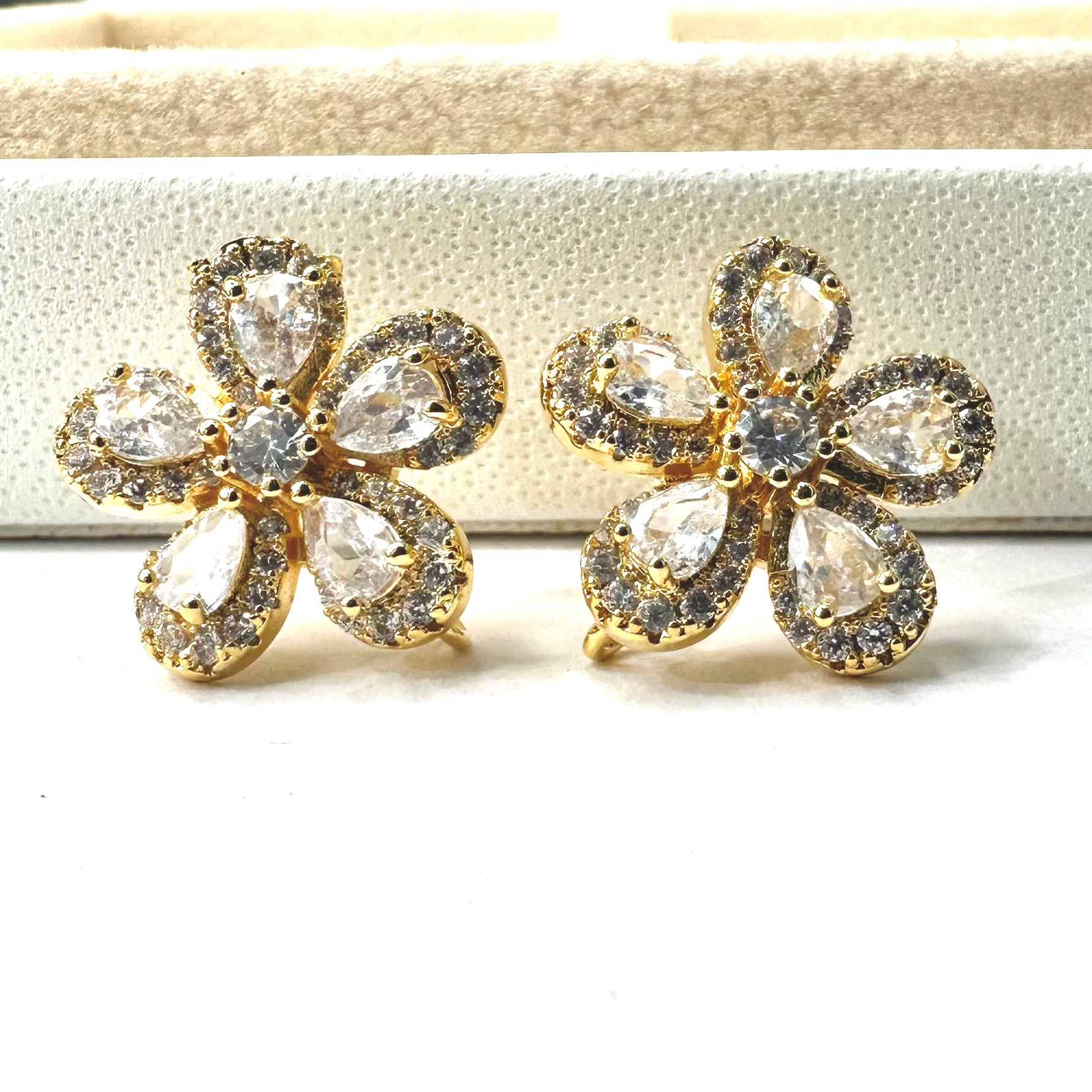 BASE DE ARO | FLOR DOBLE CIRCON | BAÑO ORO 18K Y CIRCON | 16MM