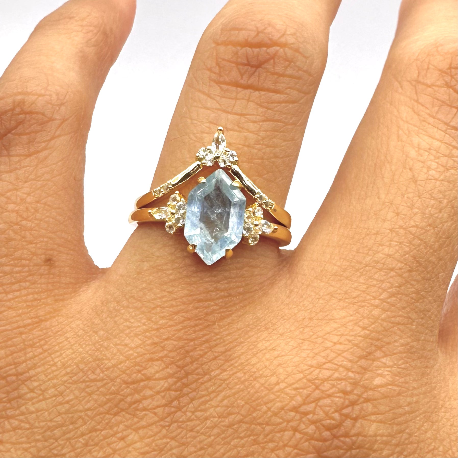 ANILLO TRES PUNTOS | BAÑO DE ORO 14K