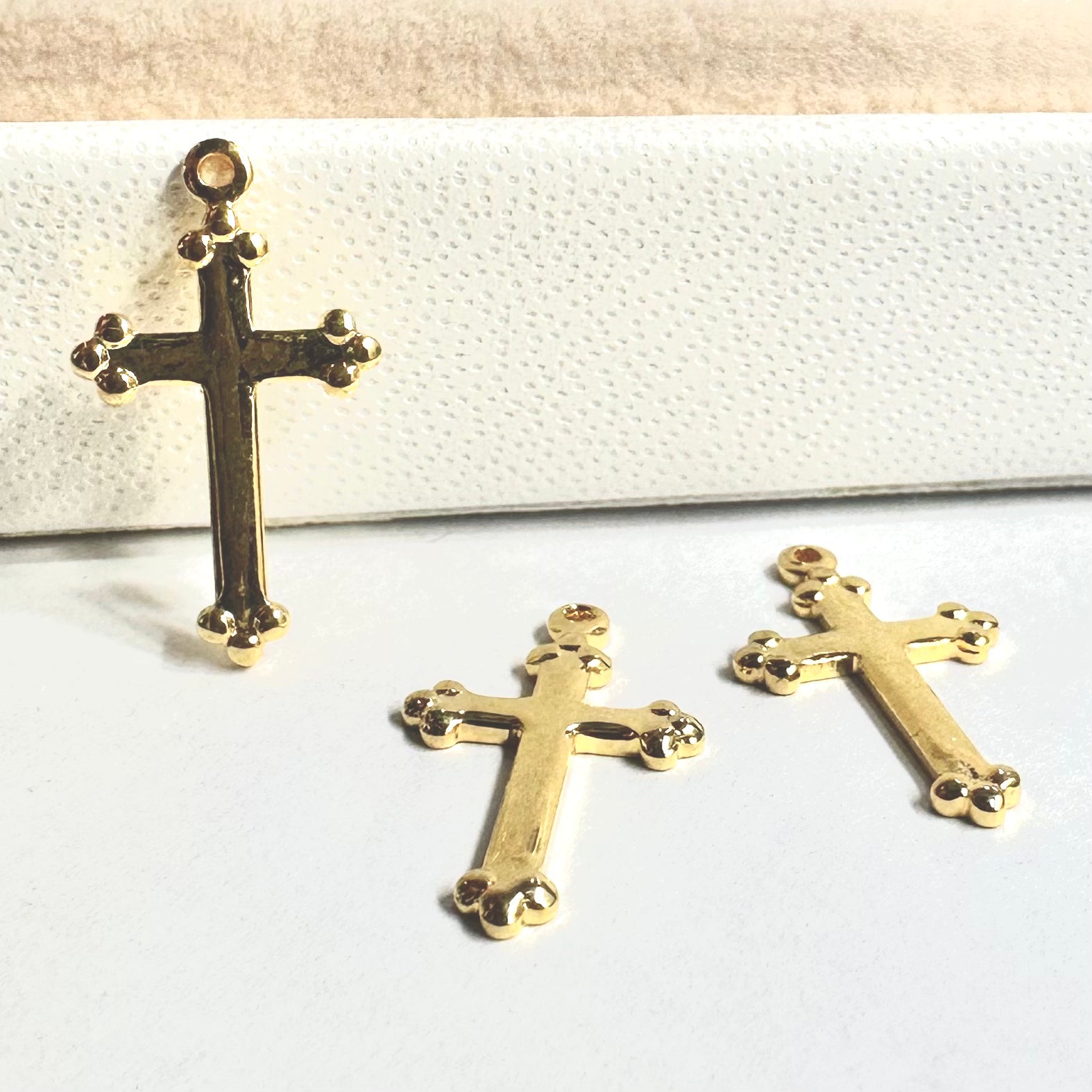 COLGANTE DE CRUZ |BAÑO DE ORO 24K | 17.5MM X 10MM