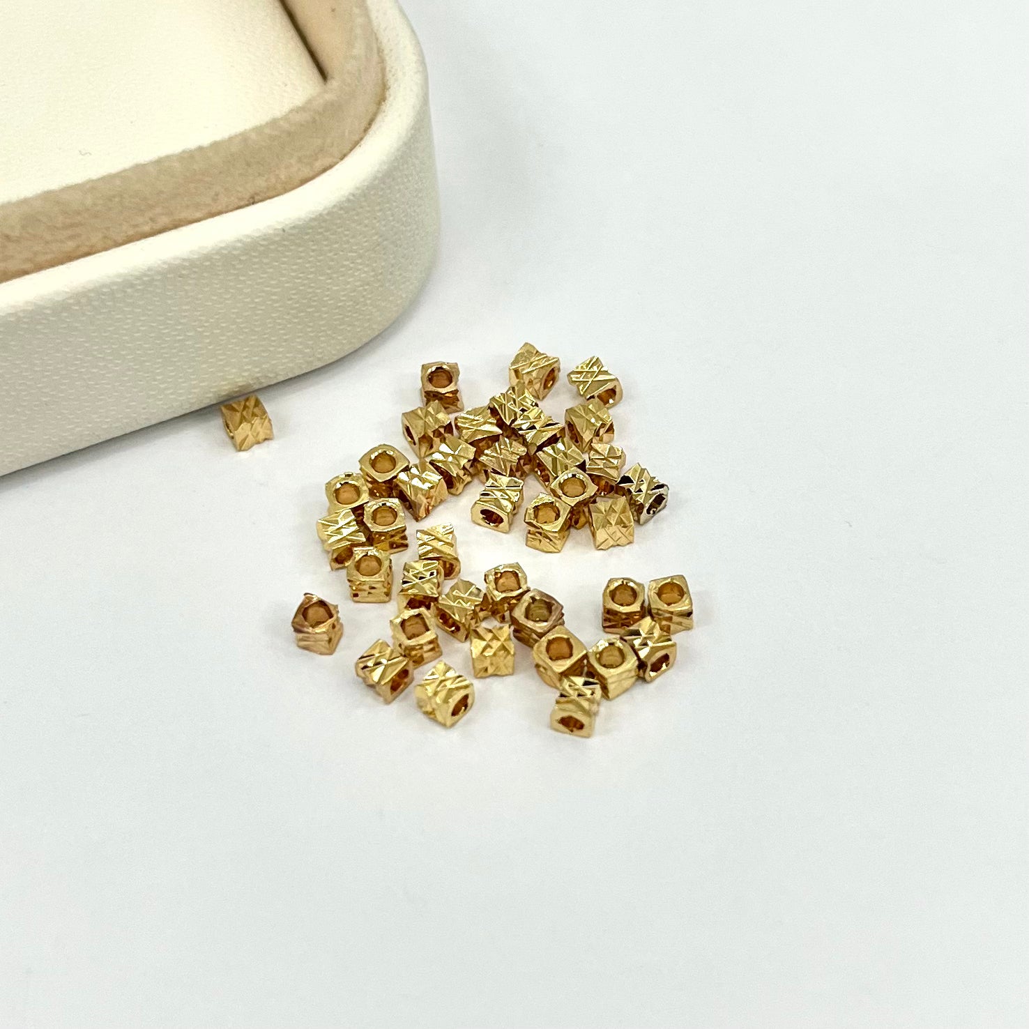 SEPARADOR CUADRADO DISEÑO | 10 UND | BAÑO DE ORO 14K