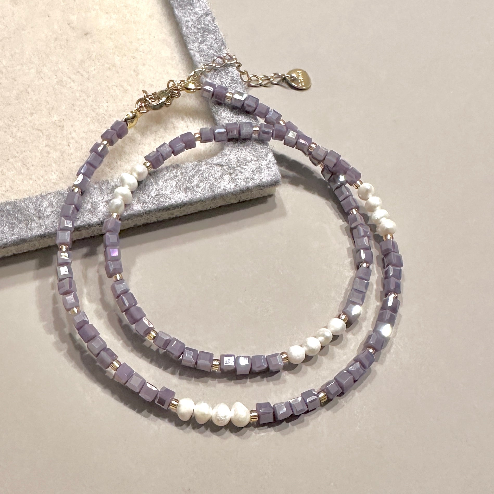 COLLAR LILA Y PERLAS | LUNAM