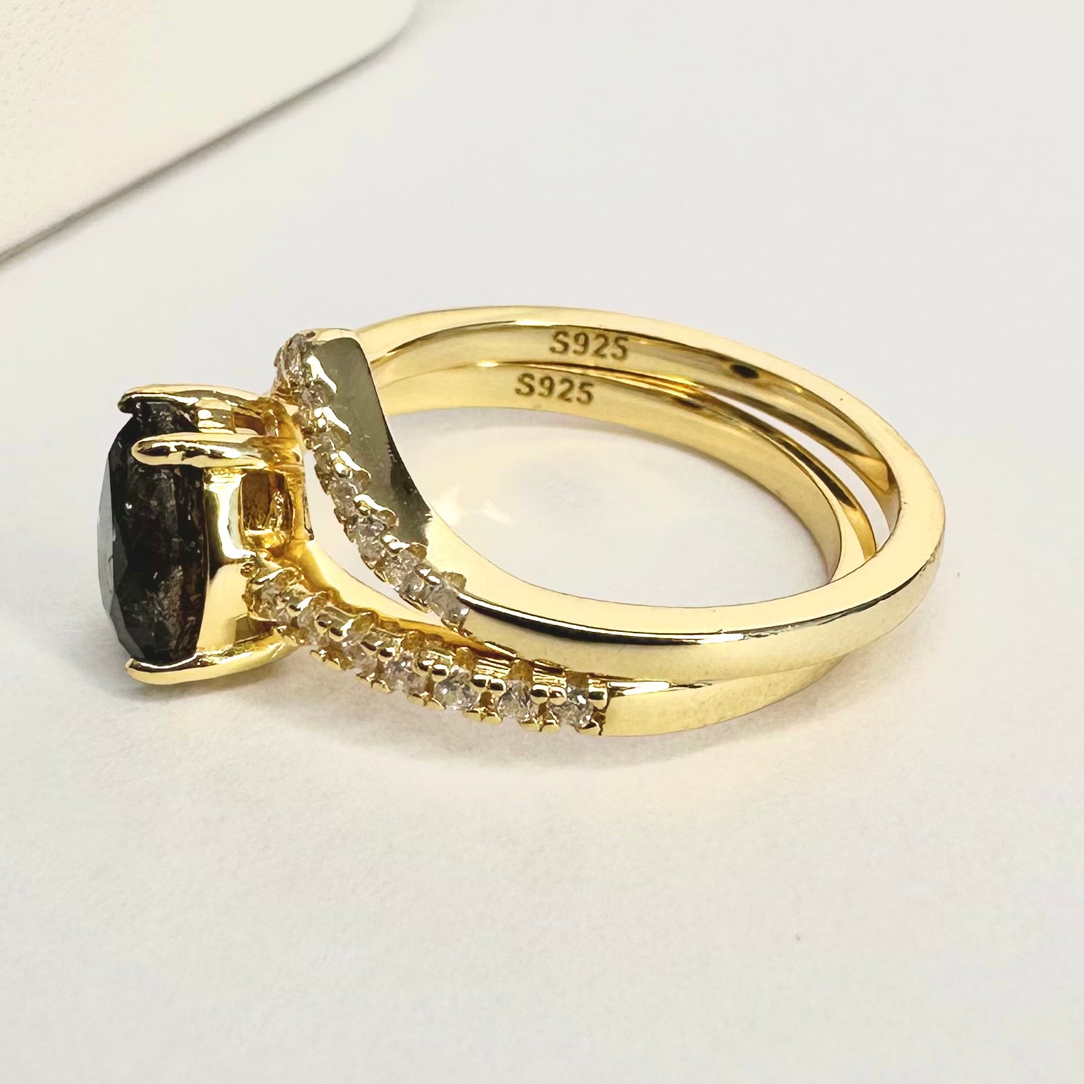 ANILLO “REINA” | DIAMANTE HERKIMER | BAÑO DE ORO 14K