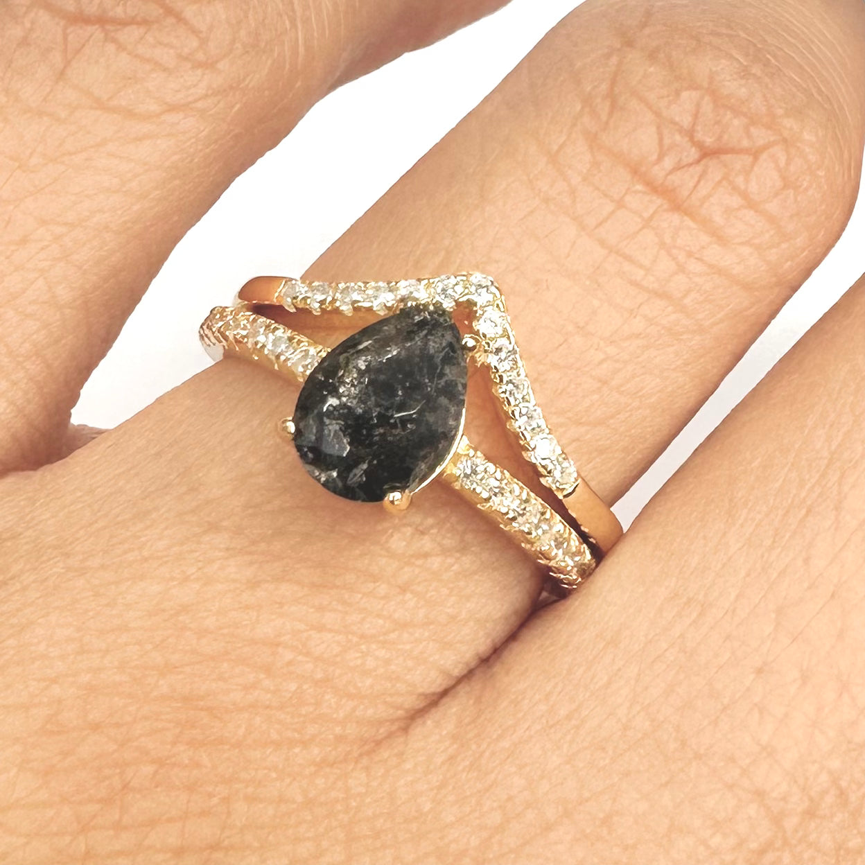 ANILLO “REINA” | DIAMANTE HERKIMER | BAÑO DE ORO 14K