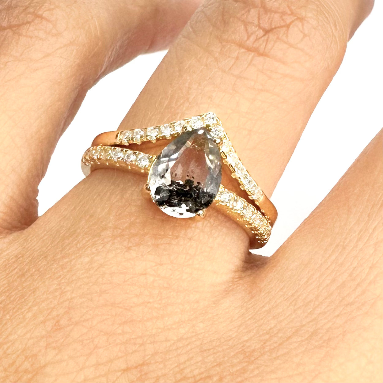 ANILLO “REINA” | DIAMANTE HERKIMER | BAÑO DE ORO 14K
