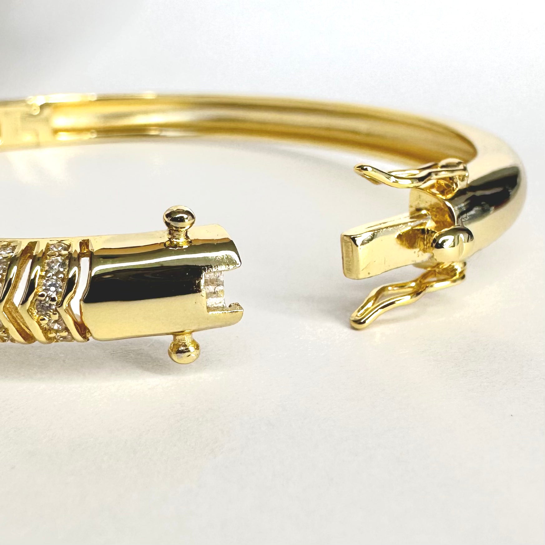 PULSERA DISEÑO | BAÑO DE ORO 14K | 19CM