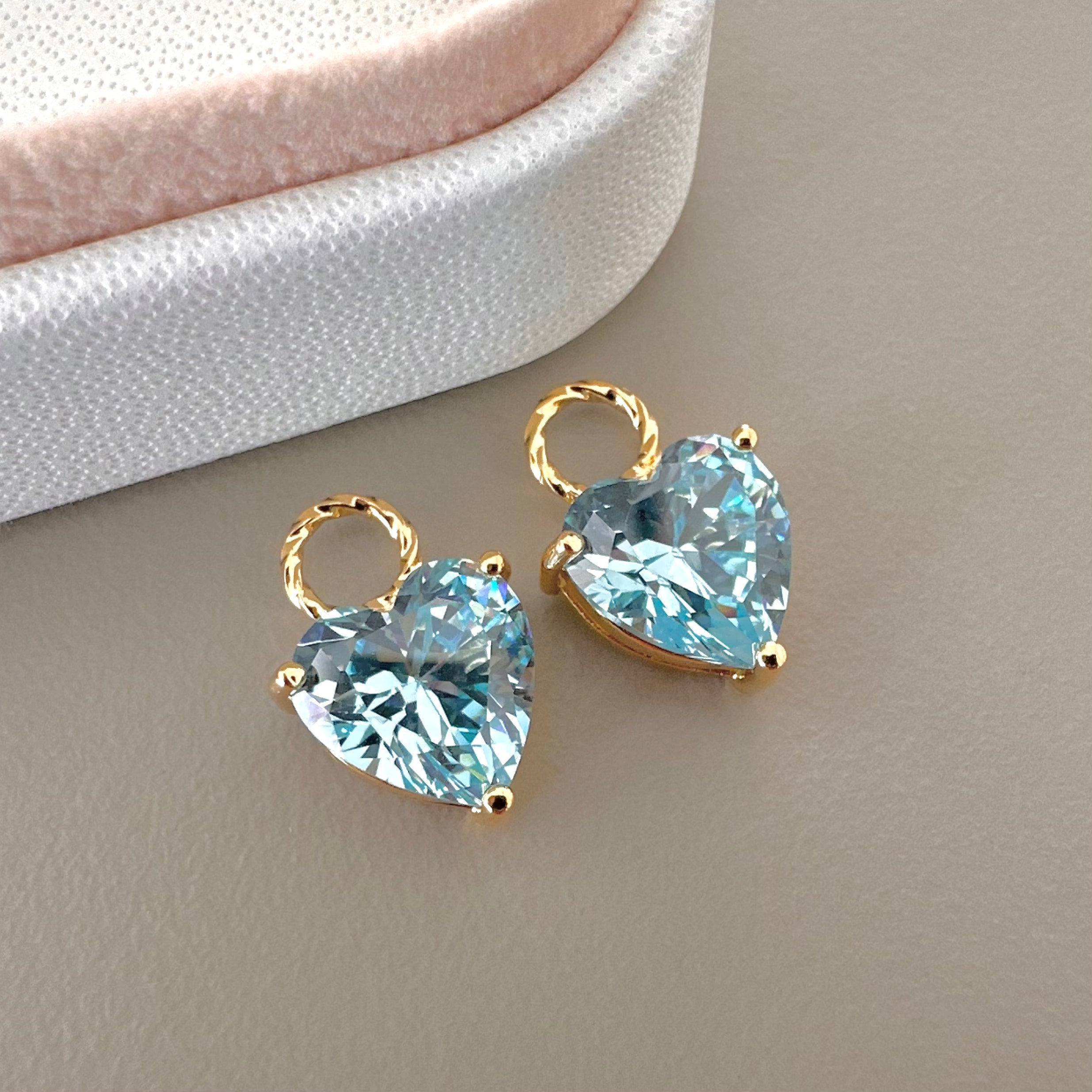 COLGANTE CORAZON | CIRCONITA | AAA