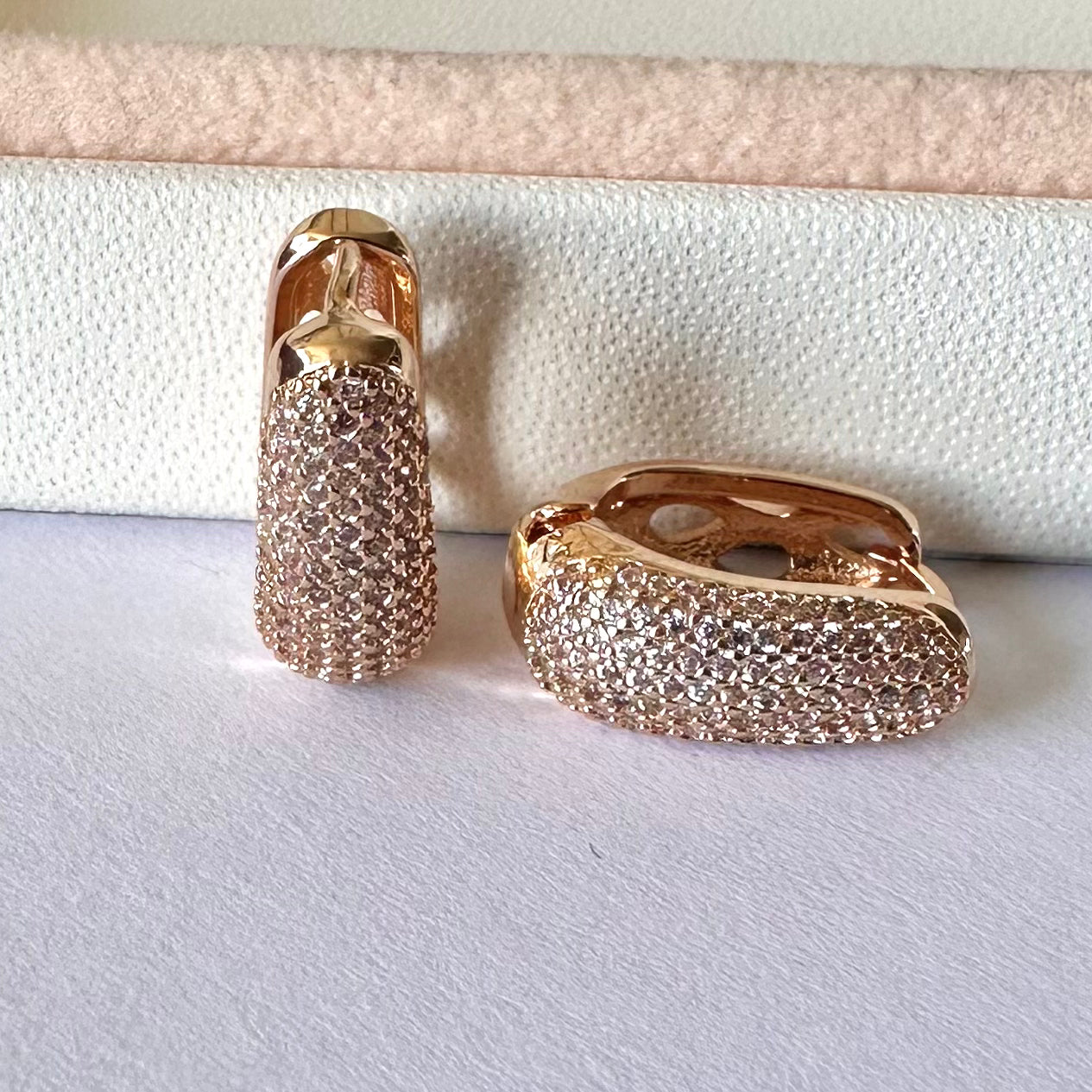 AROS ARGOLLAS "U" | BAÑO DE ORO 18K PREMIUM BRASILERO | 17MM