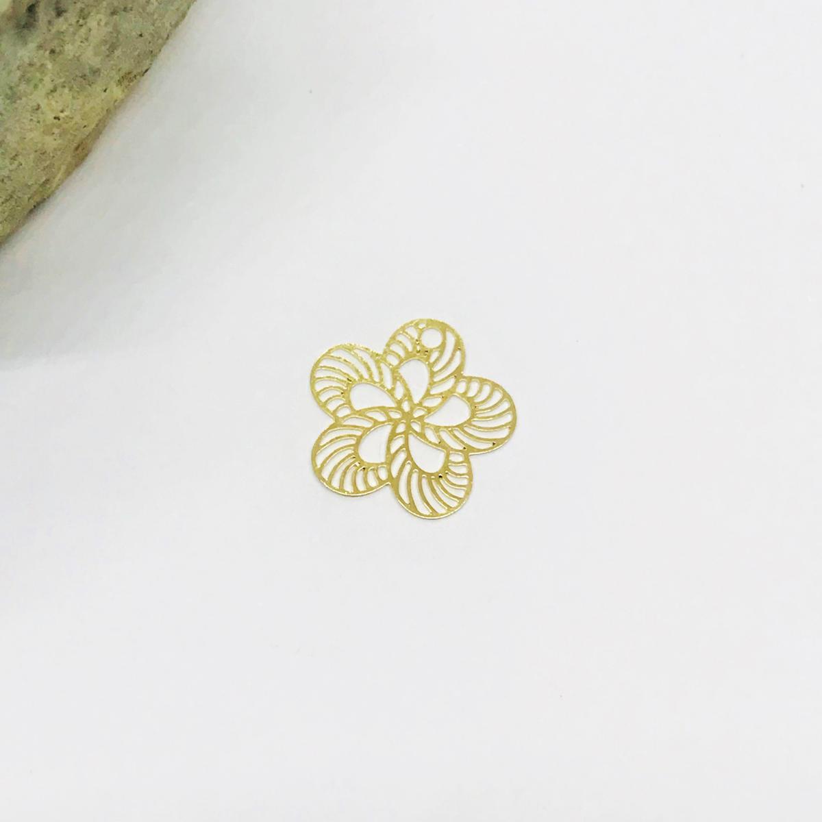 COLGANTE FLOR | BAÑO DE ORO 18K | 14MM