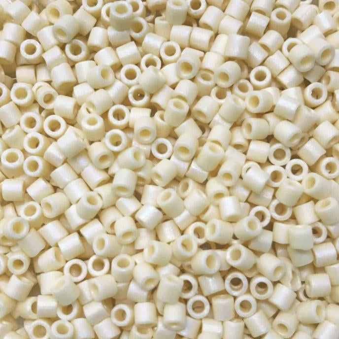 Miyuki Delica Beads 8/0 | 883DB | Crema matte (C10)