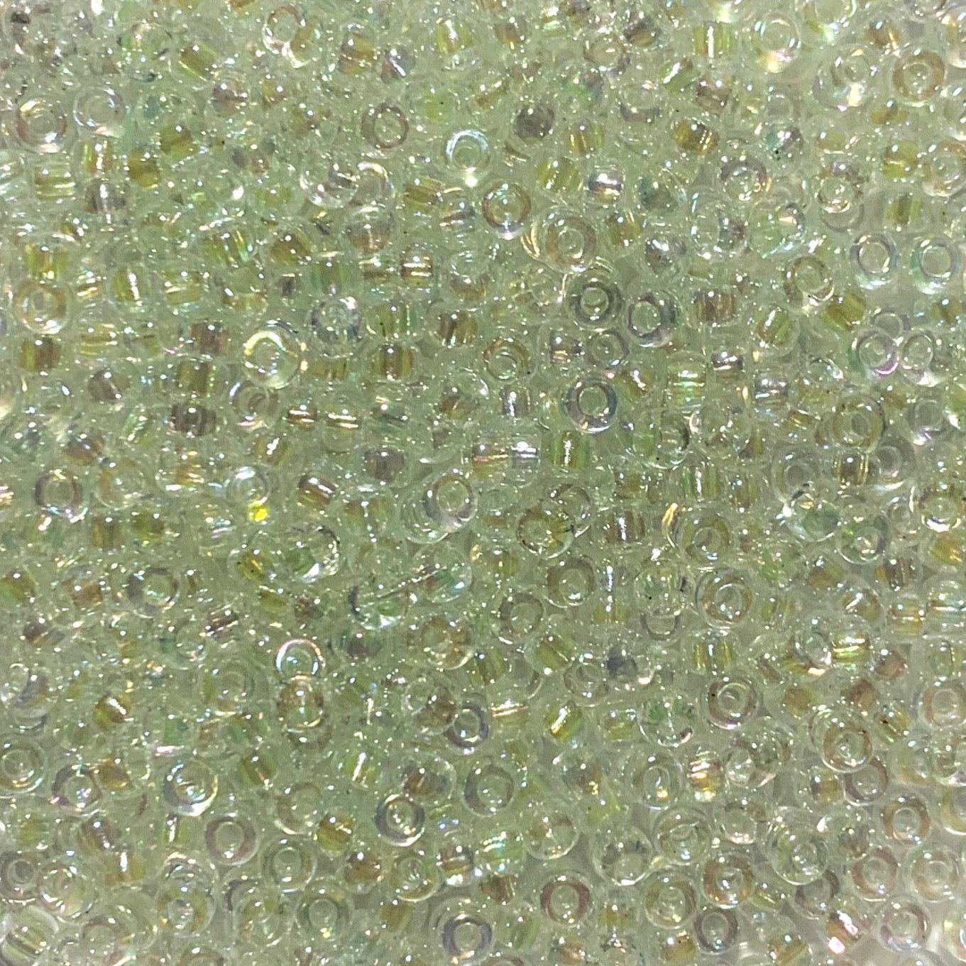 Miyuki Round Rocailles 8/0 | 262RR | Verde Ultraclaro AB (C4)