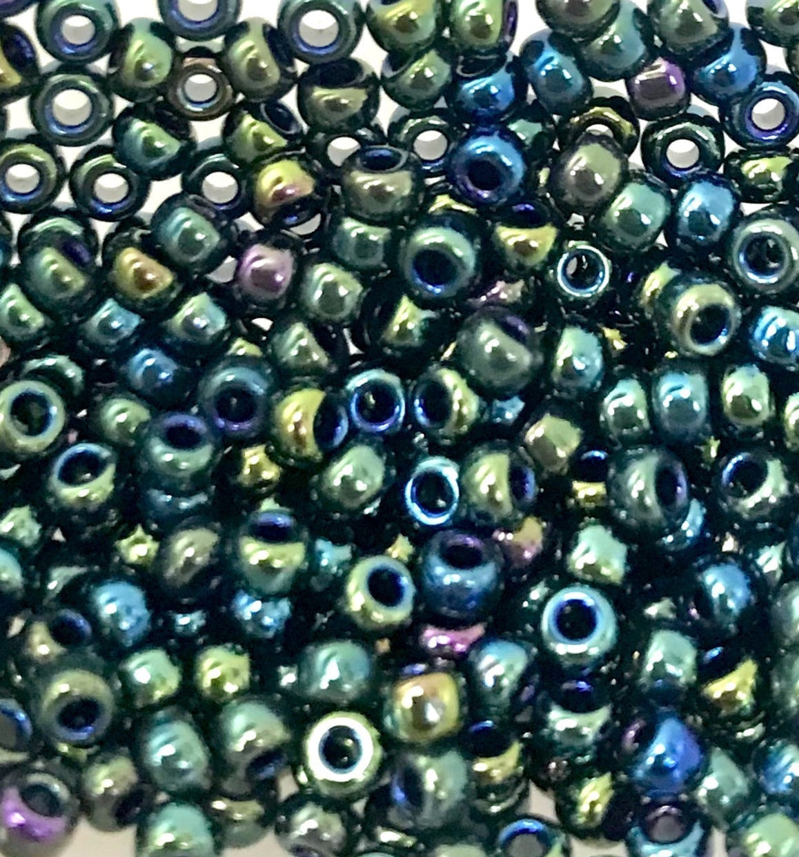 MIYUKI ROUND ROCAILLES 8/0 | 723RR | VERDE RAINBOW METALIZADO