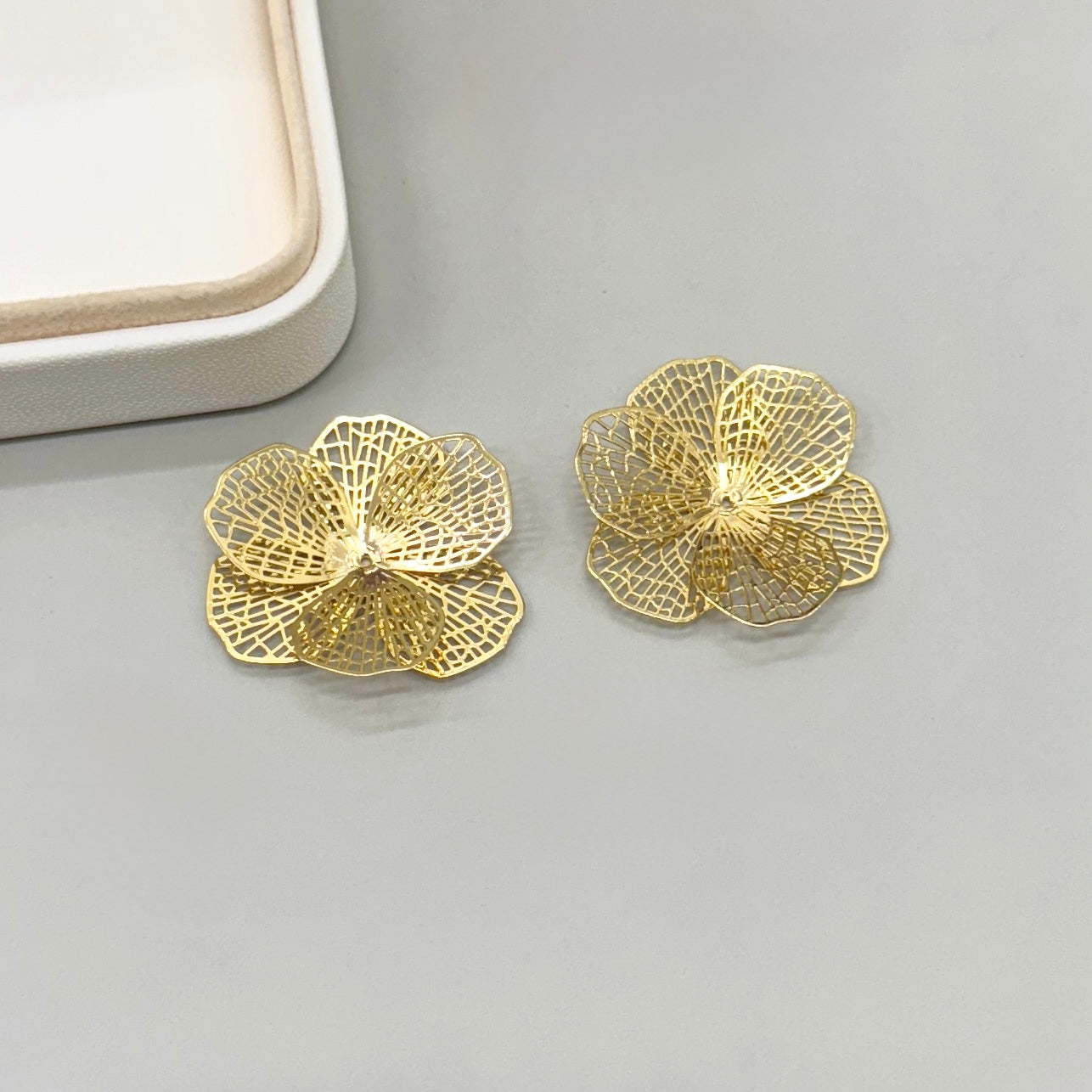 COLGANTE  | FLORES RELIEVE | 1 UND