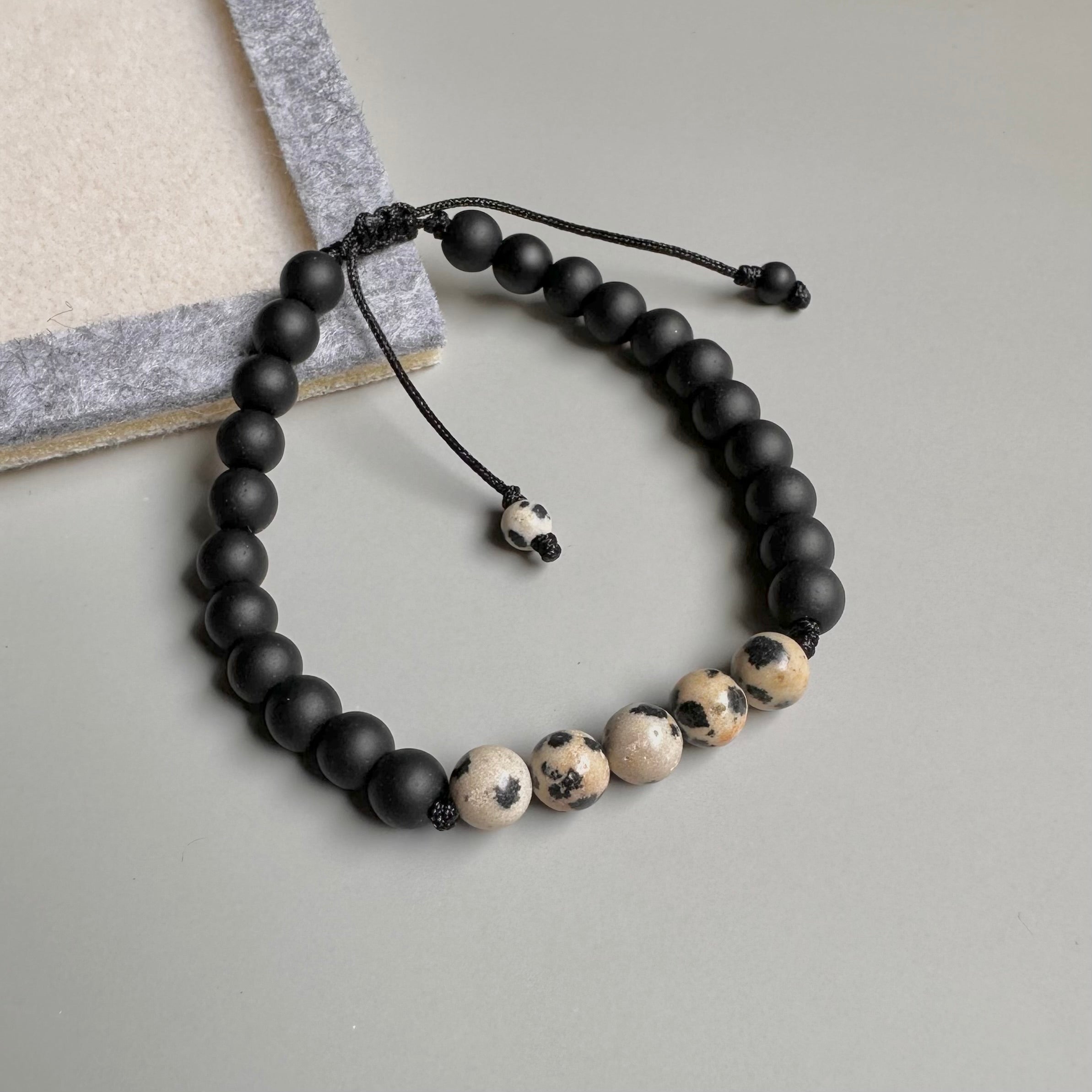 PULSERA |  ONIX Y DALMATA | LUNAM