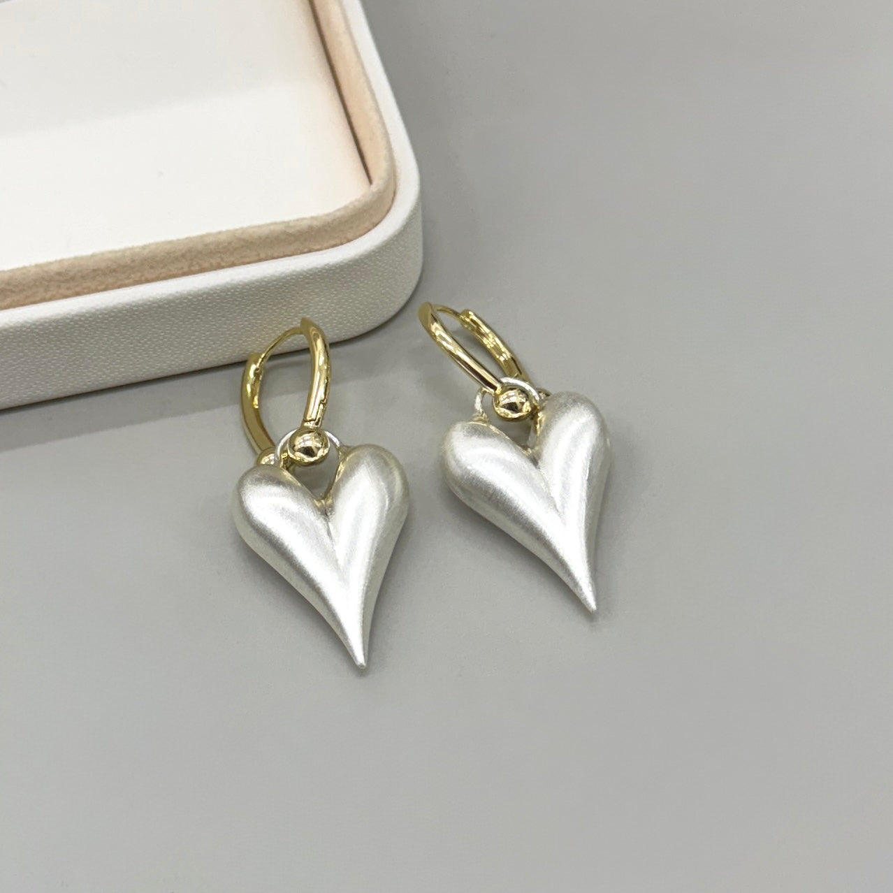 AROS | COLGANTE CORAZÓN OPACO