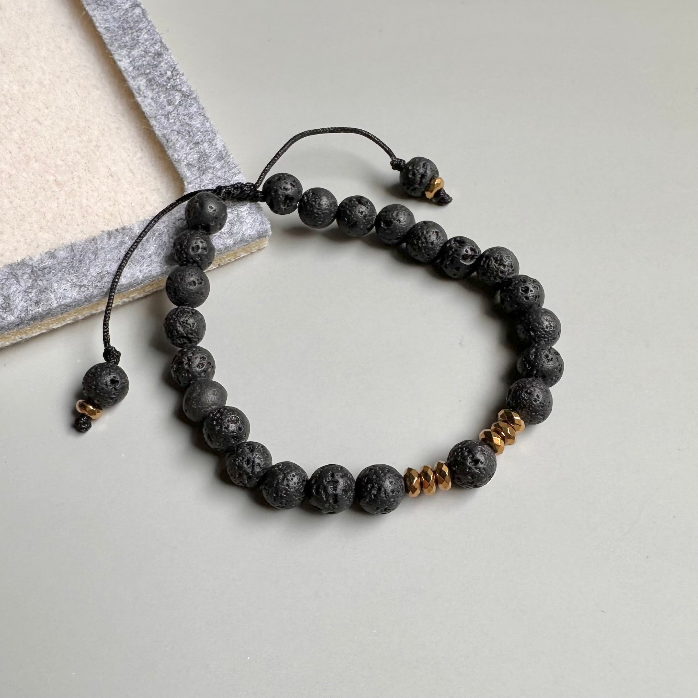 PULSERA | VOLCANICA NEGRA  | LUNAM