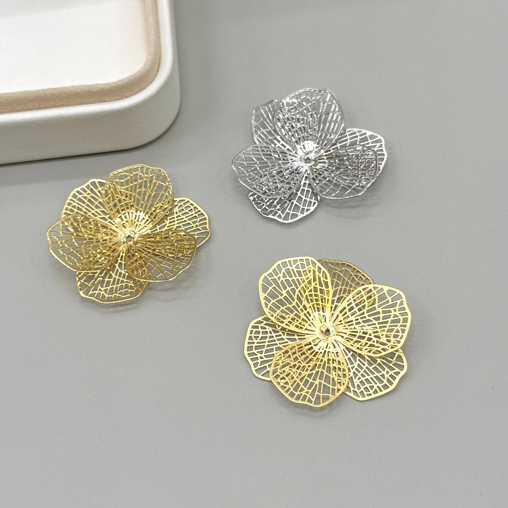 COLGANTE  | FLORES RELIEVE | 1 UND