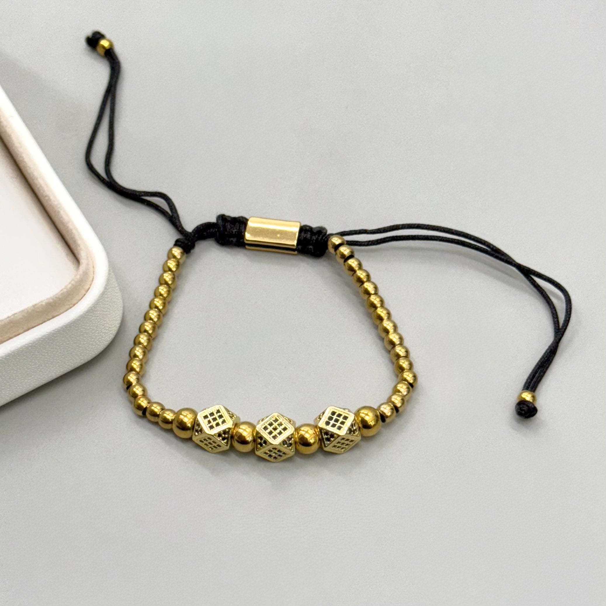 PULSERA HILO | TRES HEXAGONALES CON STRASS