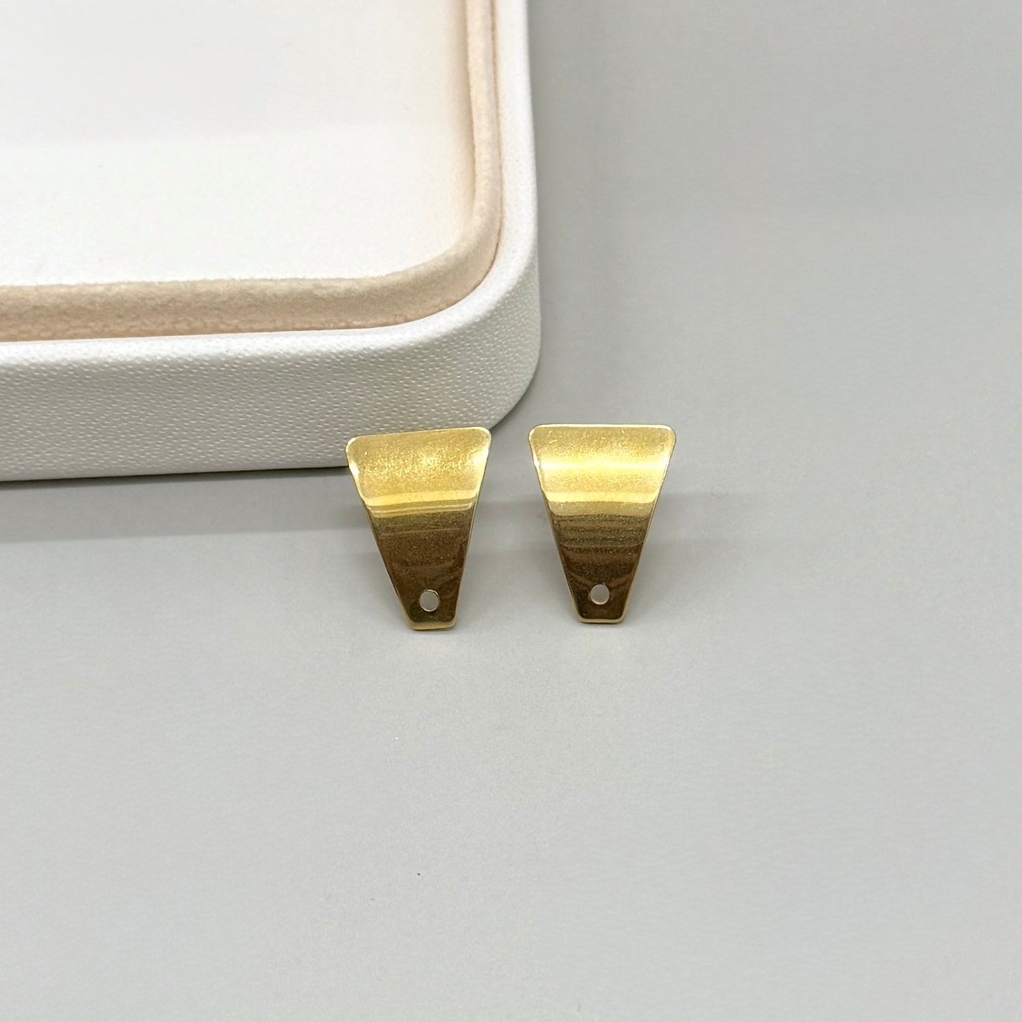 BASE DE ARO | TRAPECIO LISO| ACERO | BAÑO DE ORO 18K | 17MM