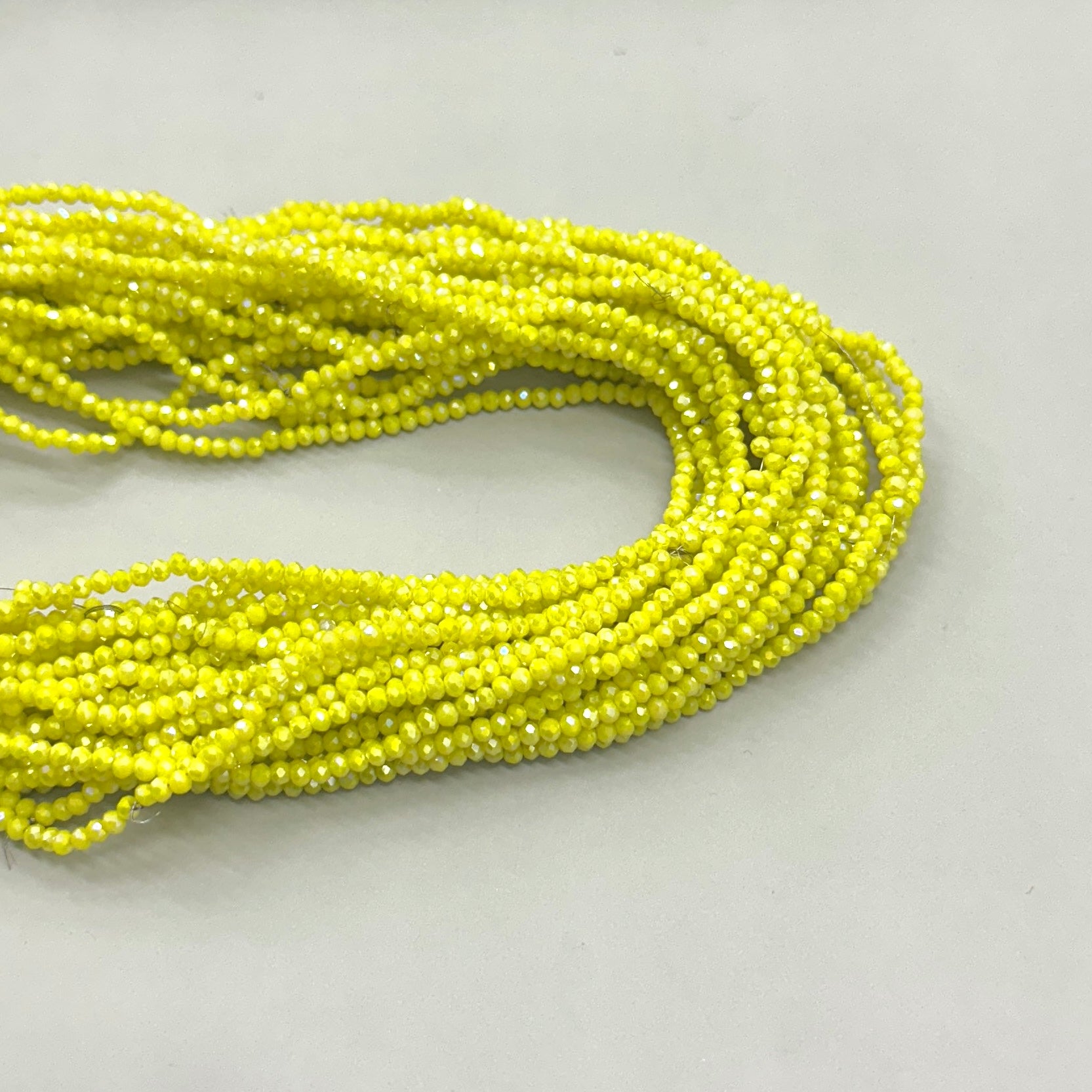 CRISTAL CHATO | 2.8MM | MATTE AMARILLO TORNASOL