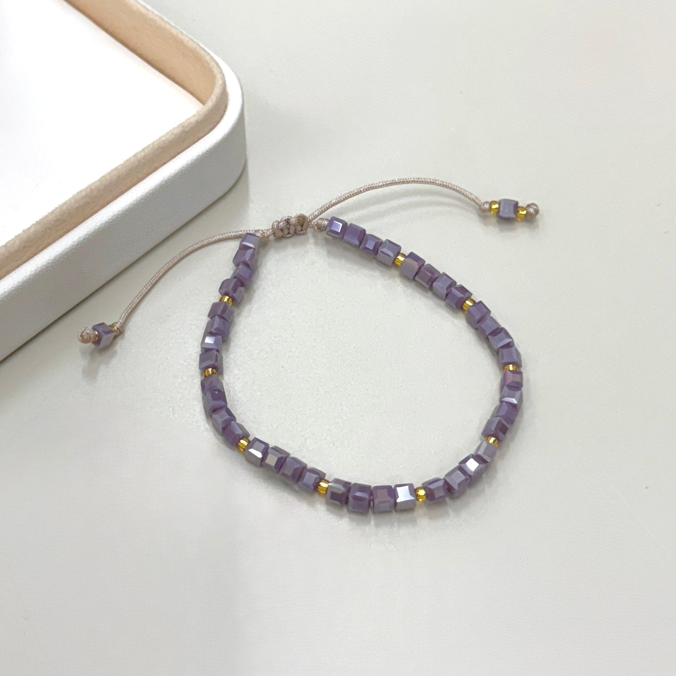 PULSERA MALVA CUADRITOS | LUNAM