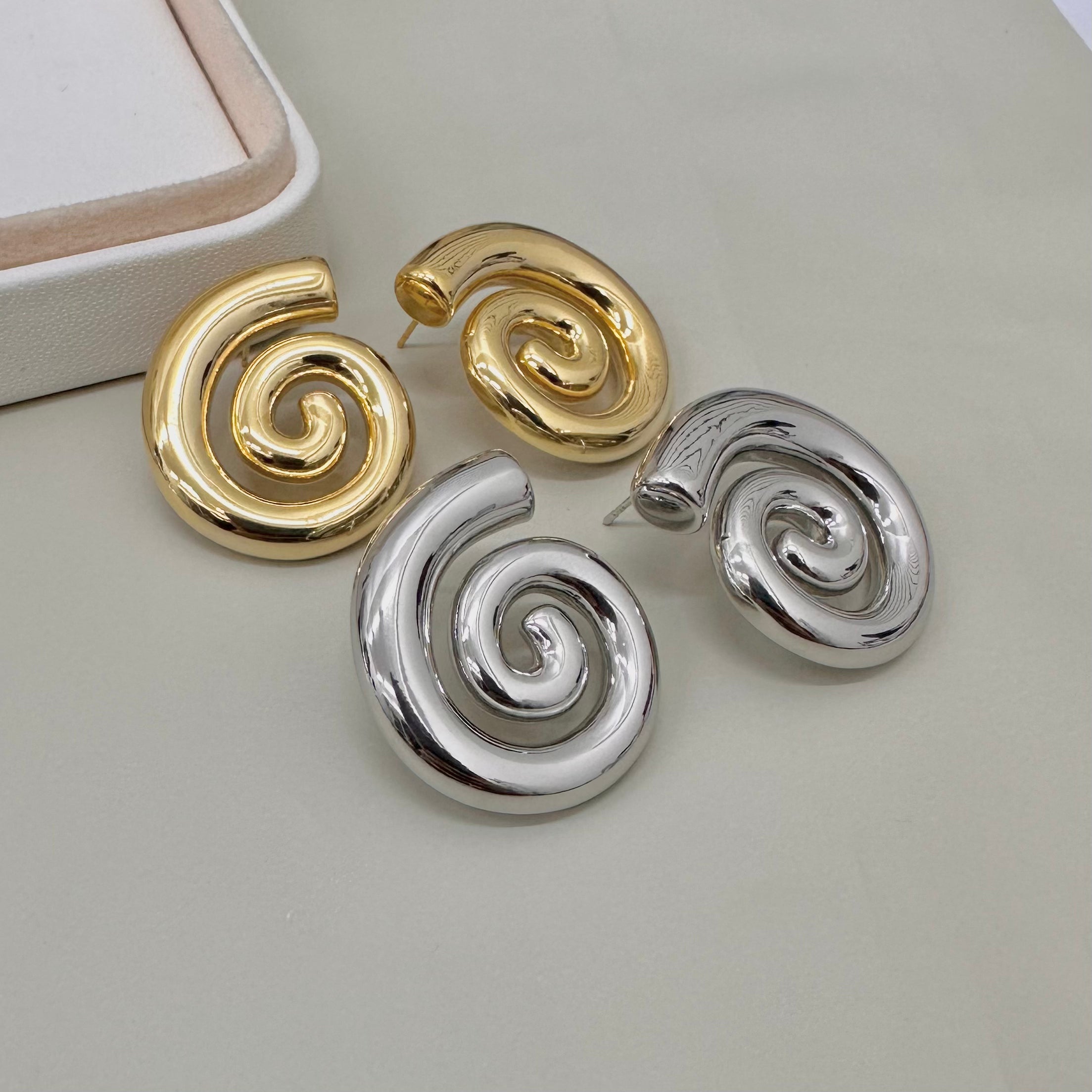 AROS  BAÑO DE ORO | ESPIRAL | 30MM X 25MM