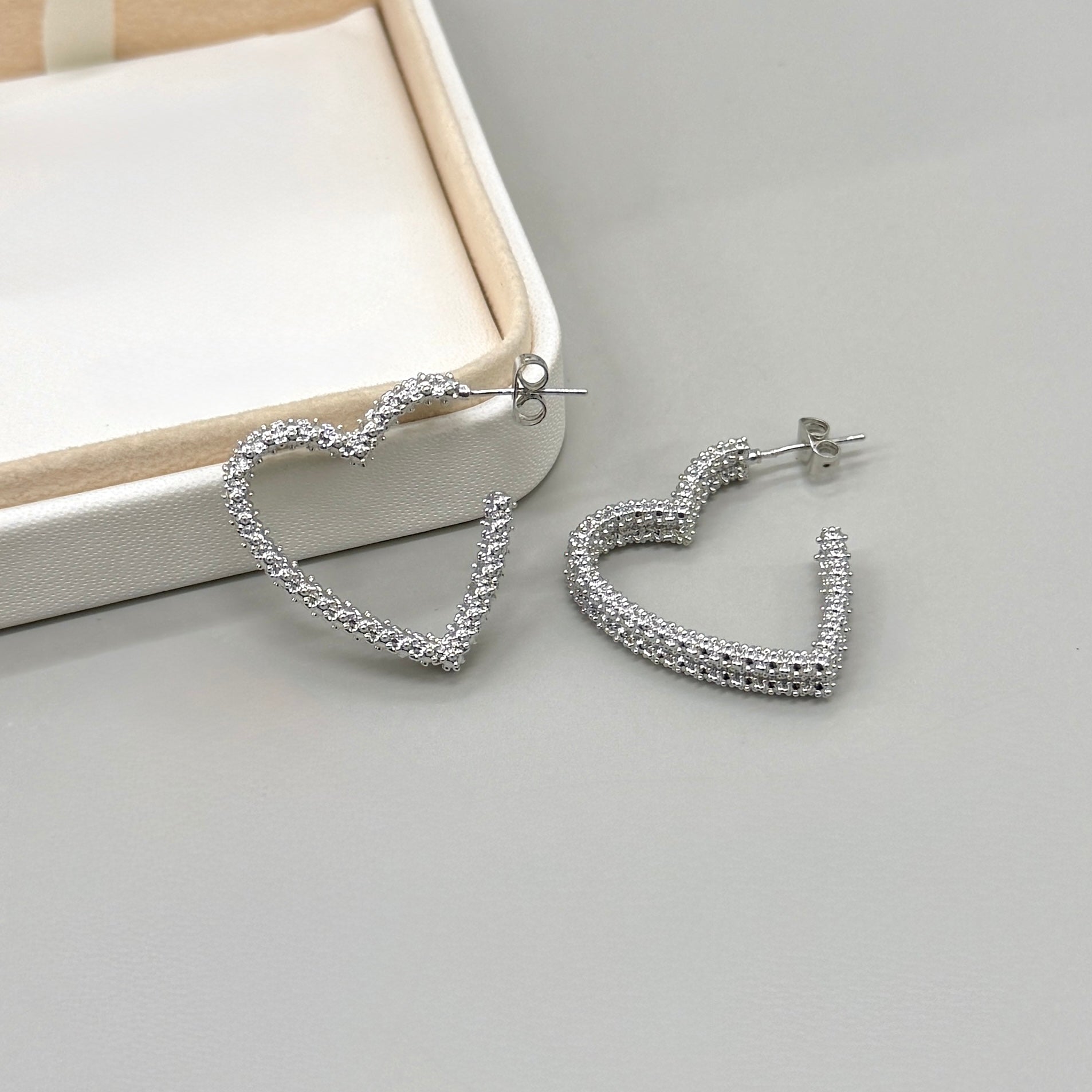 AROS | CORAZÓN ABIERTO CON DISEÑO