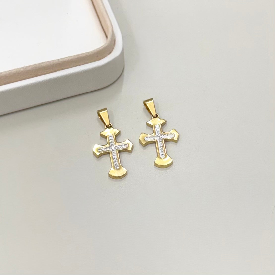 COLGANTE RELIGIOSO | CRUZ ESMALTADO BLANCO Y CIRCONES | BAÑO DE ORO