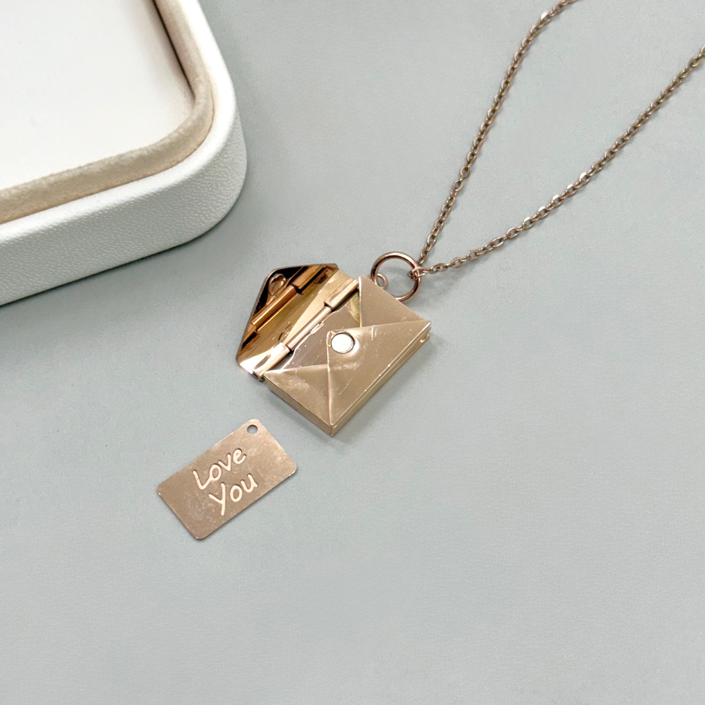 COLLAR | SOBRE CON CARTA "LOVE YOU"