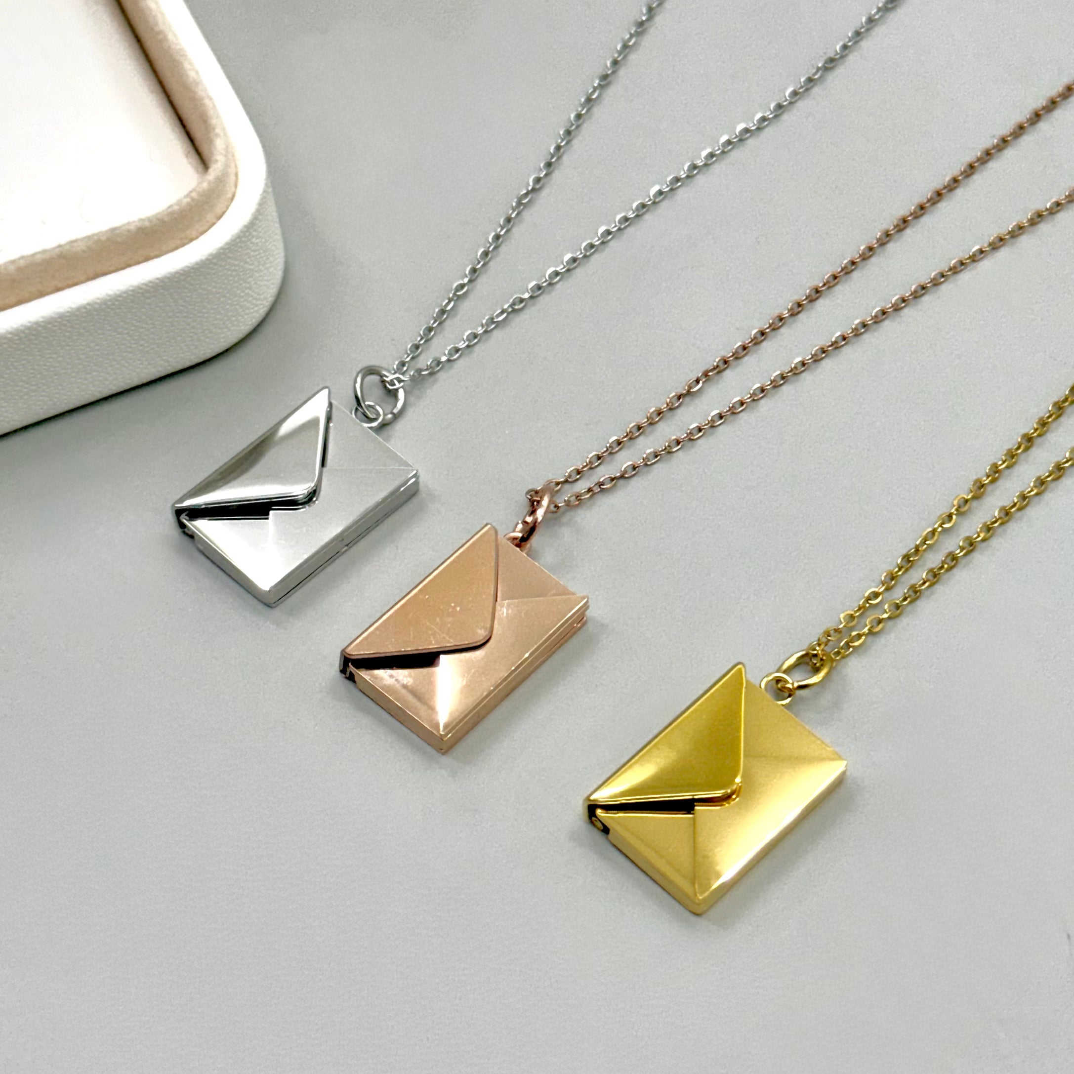 COLLAR | SOBRE CON CARTA "LOVE YOU"