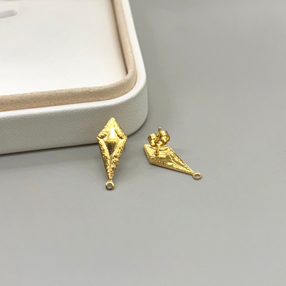 BASE DE ARO | COMETA DISEÑO | ACERO | BAÑO DE ORO 18K | 22MM