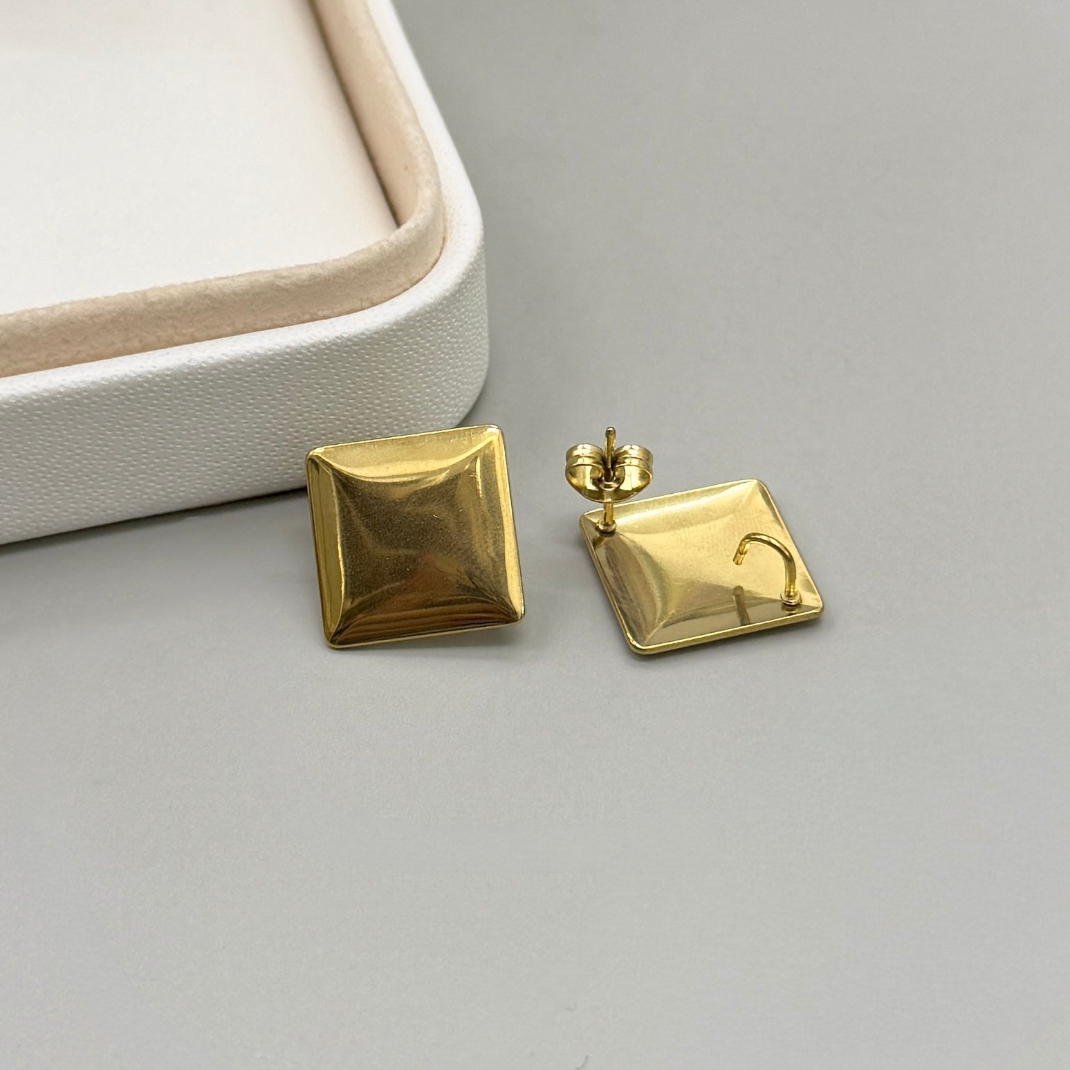 BASE DE ARO | CUADRADO DISEÑO | BAÑO DE ORO 18K | 20MM