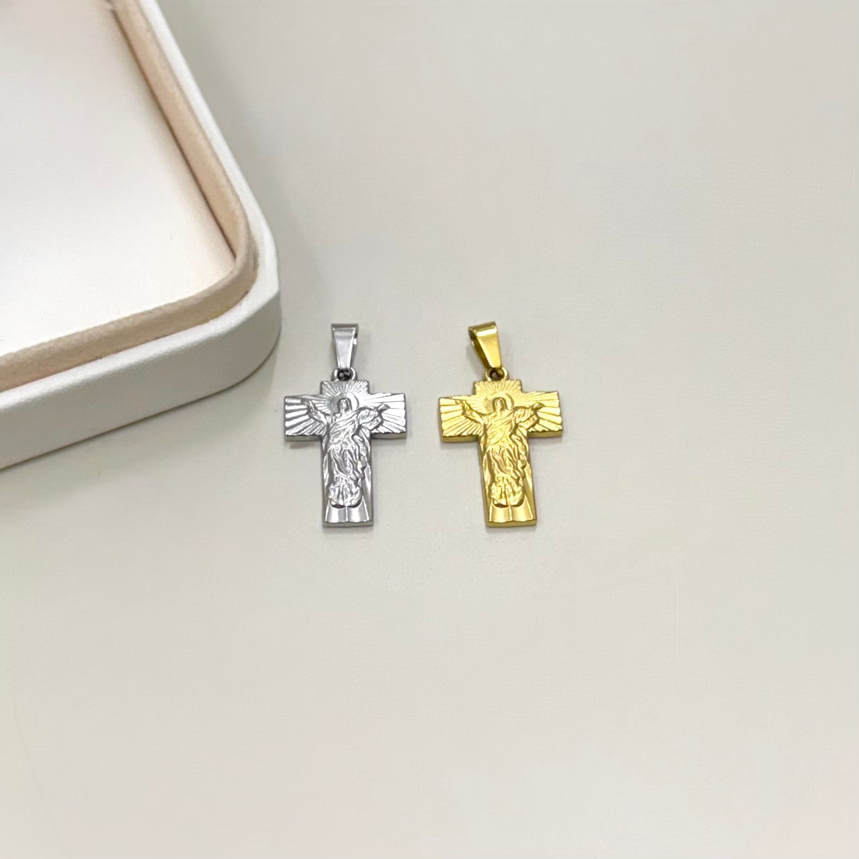 COLGANTE RELIGIOSO | CRUZ DISEÑO