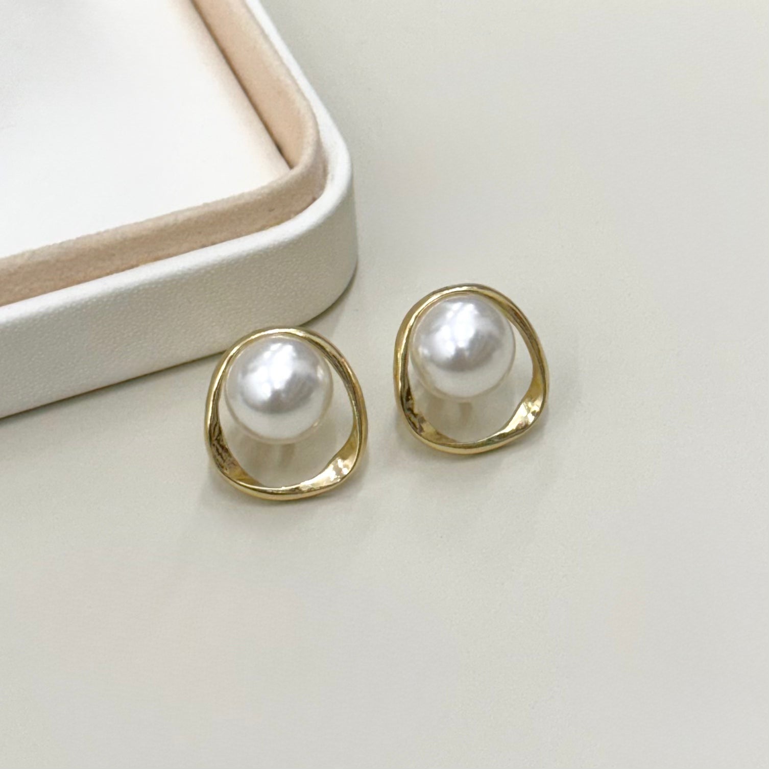 AROS SEMI RECTANGULAR CON PERLA | CLIP | LUNAM